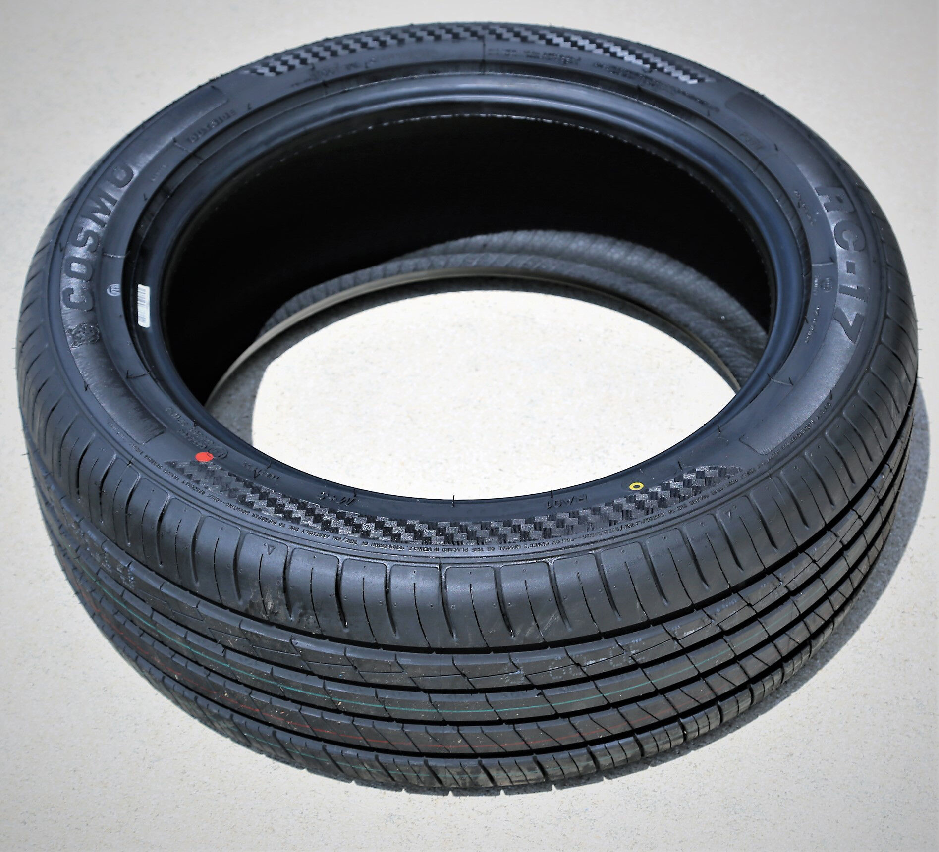 Cosmo RC-17 215/60R16 95V