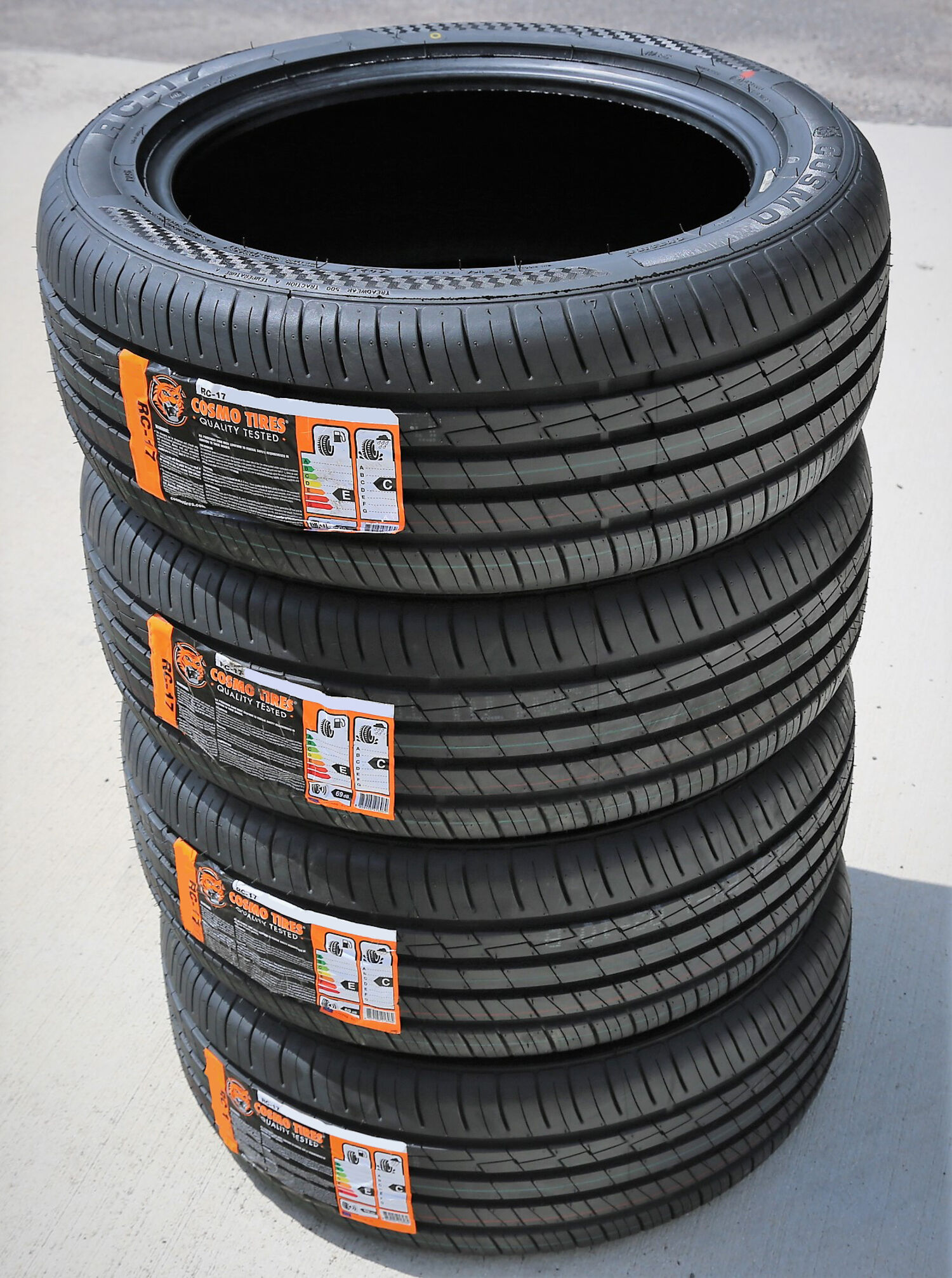 Cosmo RC-17 215/60R16 95V