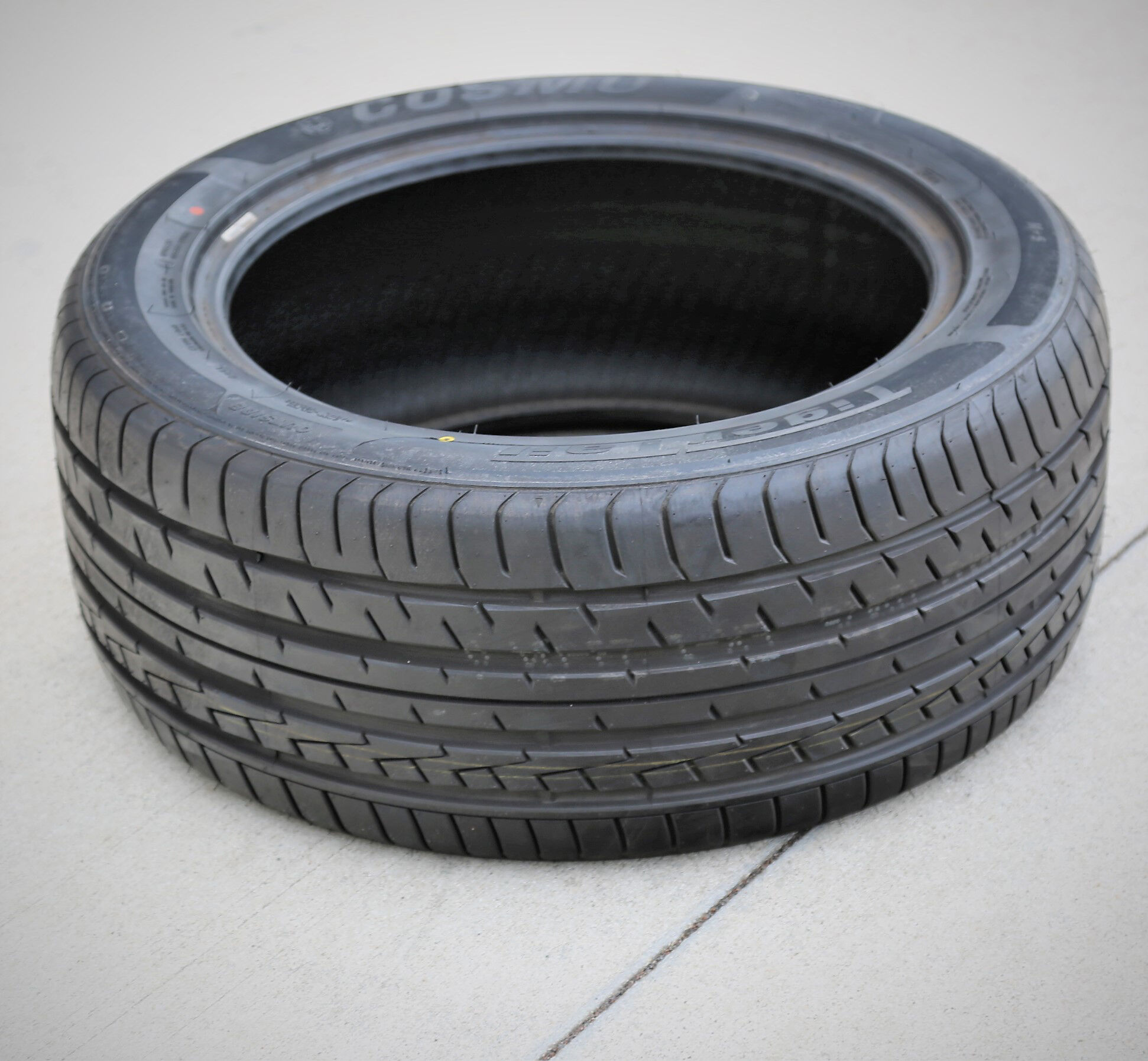 Cosmo TigerTail 285/35R22 ZR 106W XL