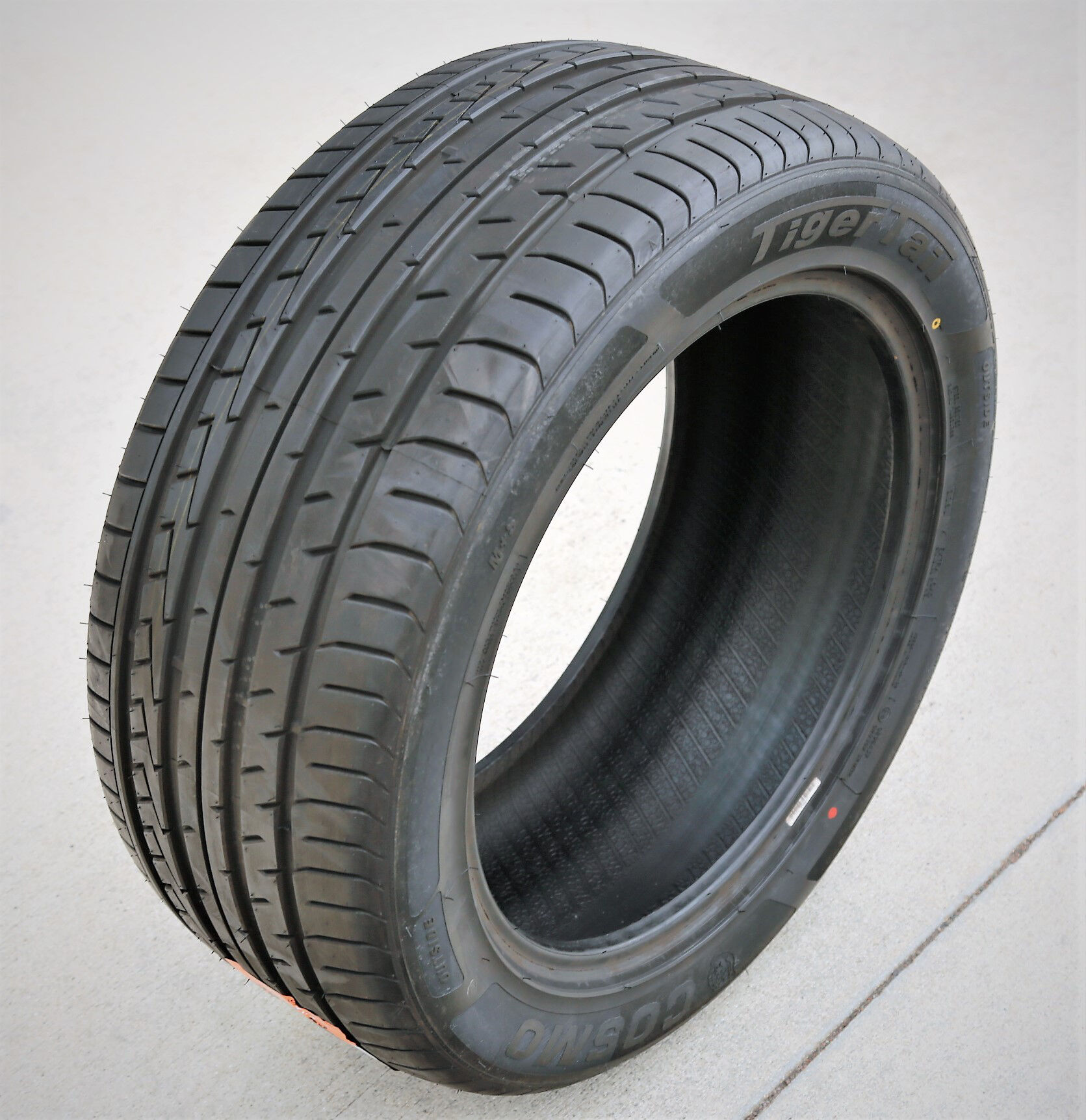 Cosmo TigerTail 285/35R22 ZR 106W XL
