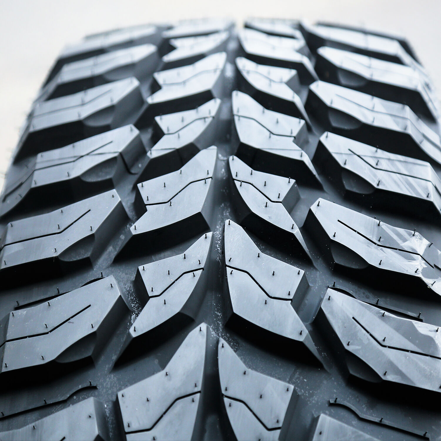 Crosswind M/T LT 37X13.50R24 120Q E (10 Ply)