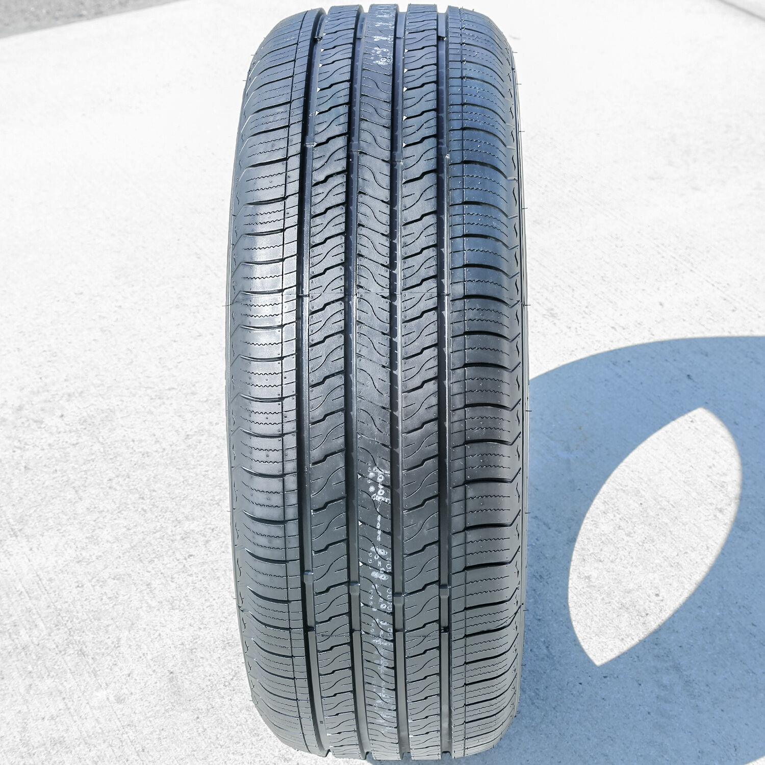 Dcenti DC66 265/65R18 114T
