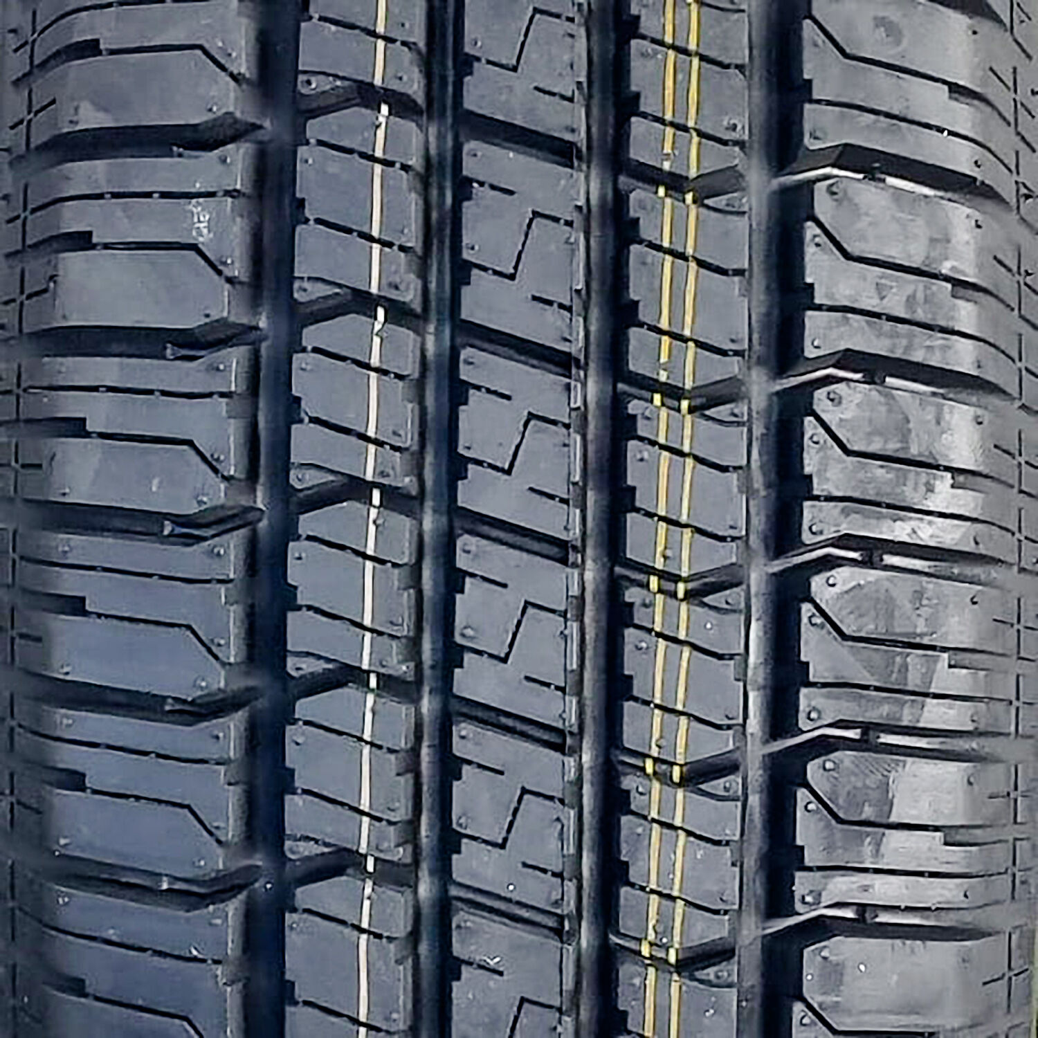 Set Of 4 Delta Custom 428 A/S 205/70R15 95S