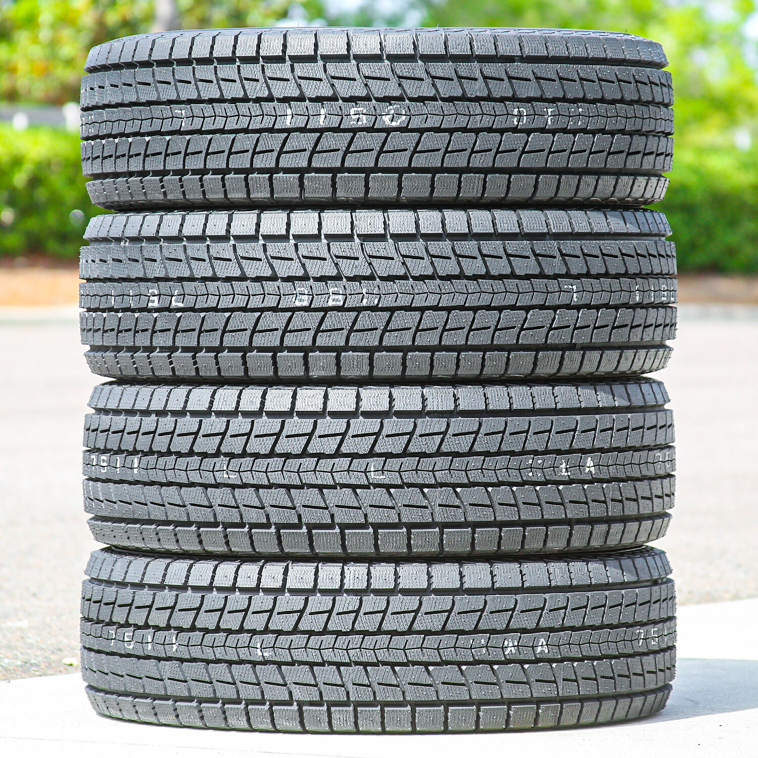 Dunlop Winter Maxx SJ8 265/70R16 112R