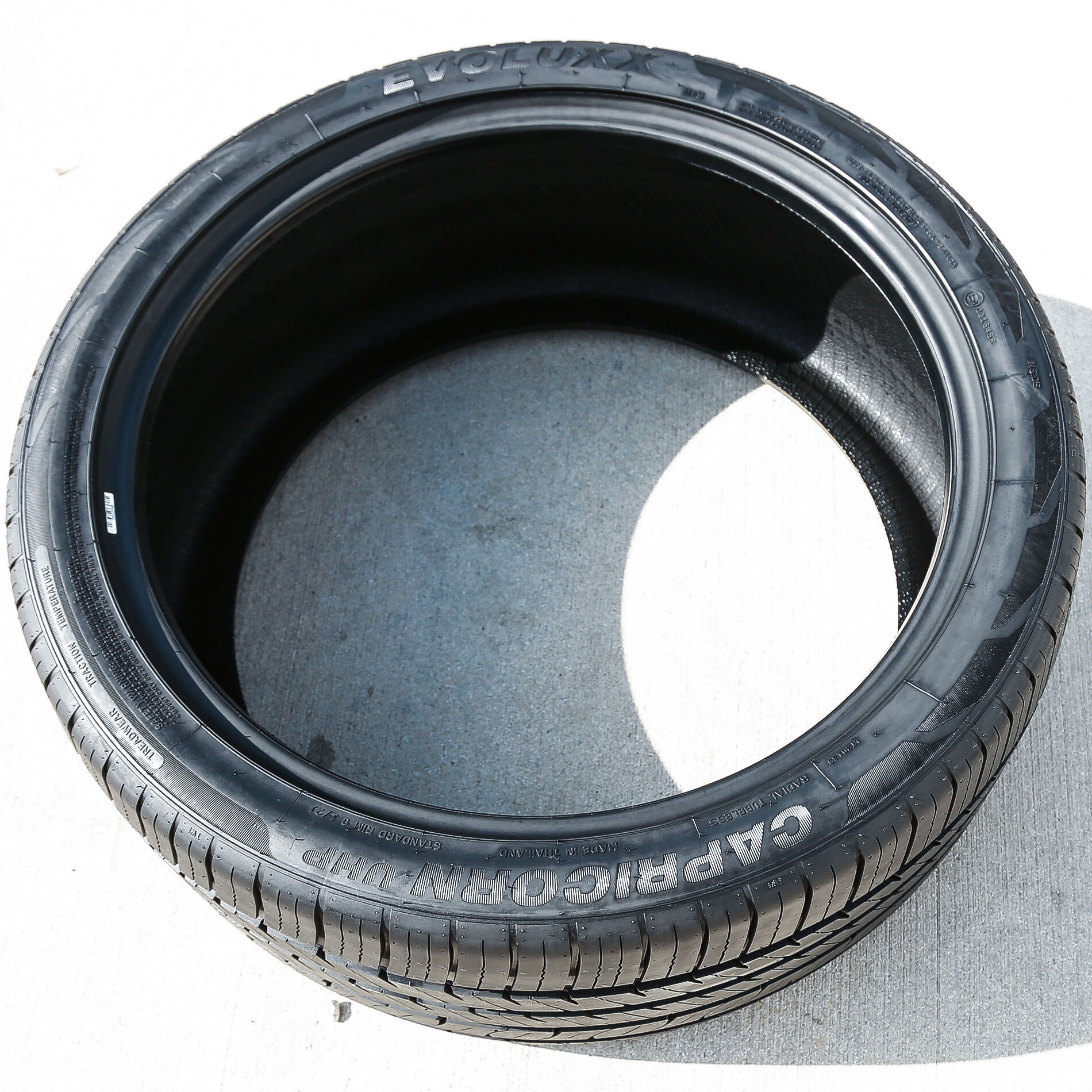 Evoluxx Capricorn UHP 255/35R20 97W XL