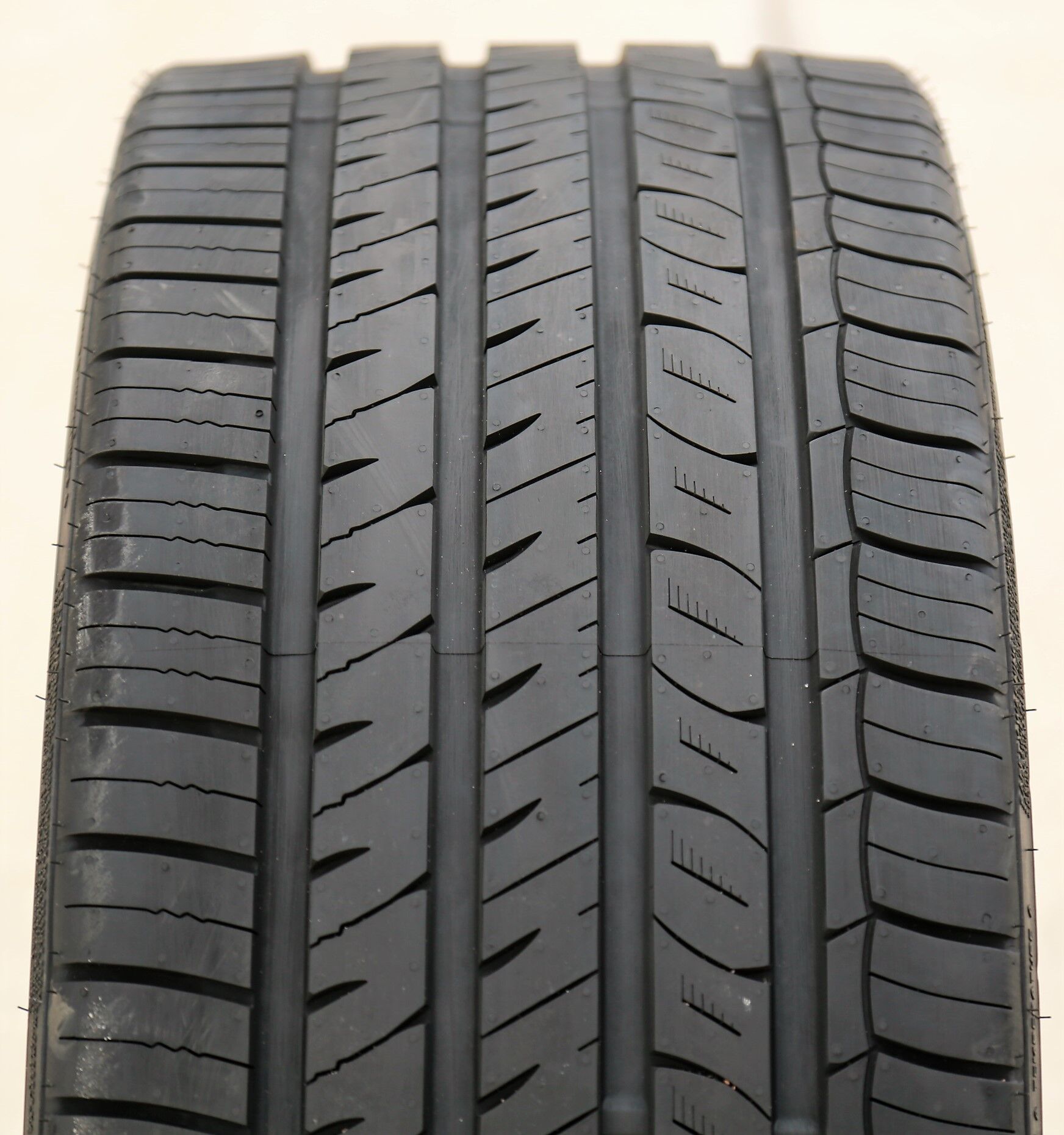 Evoluxx Capricorn UHP 275/25R26 98W XL
