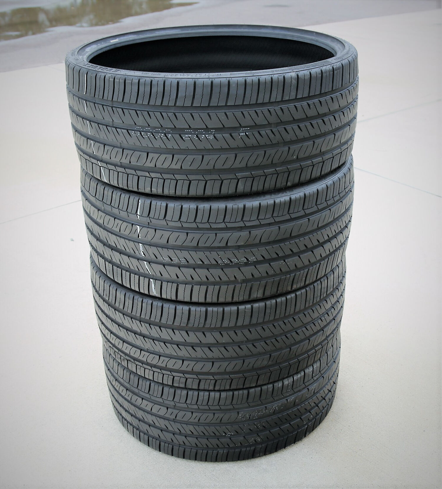 Evoluxx Capricorn UHP 275/25R26 98W XL