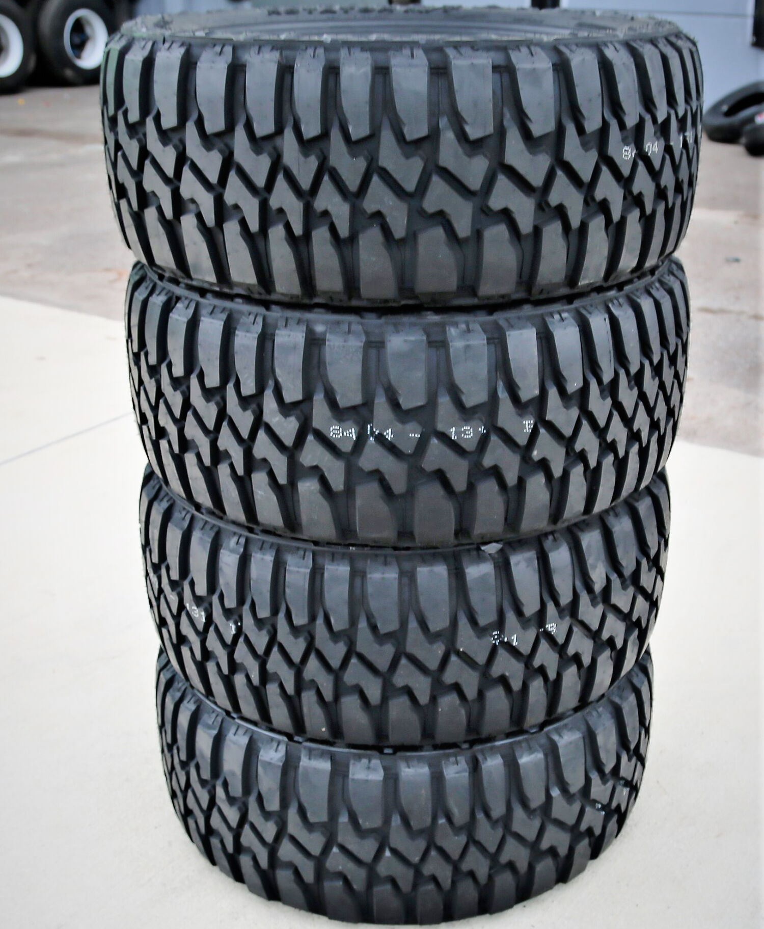 Evoluxx Rotator M/T LT 37X13.50R24 124Q F (12 Ply)