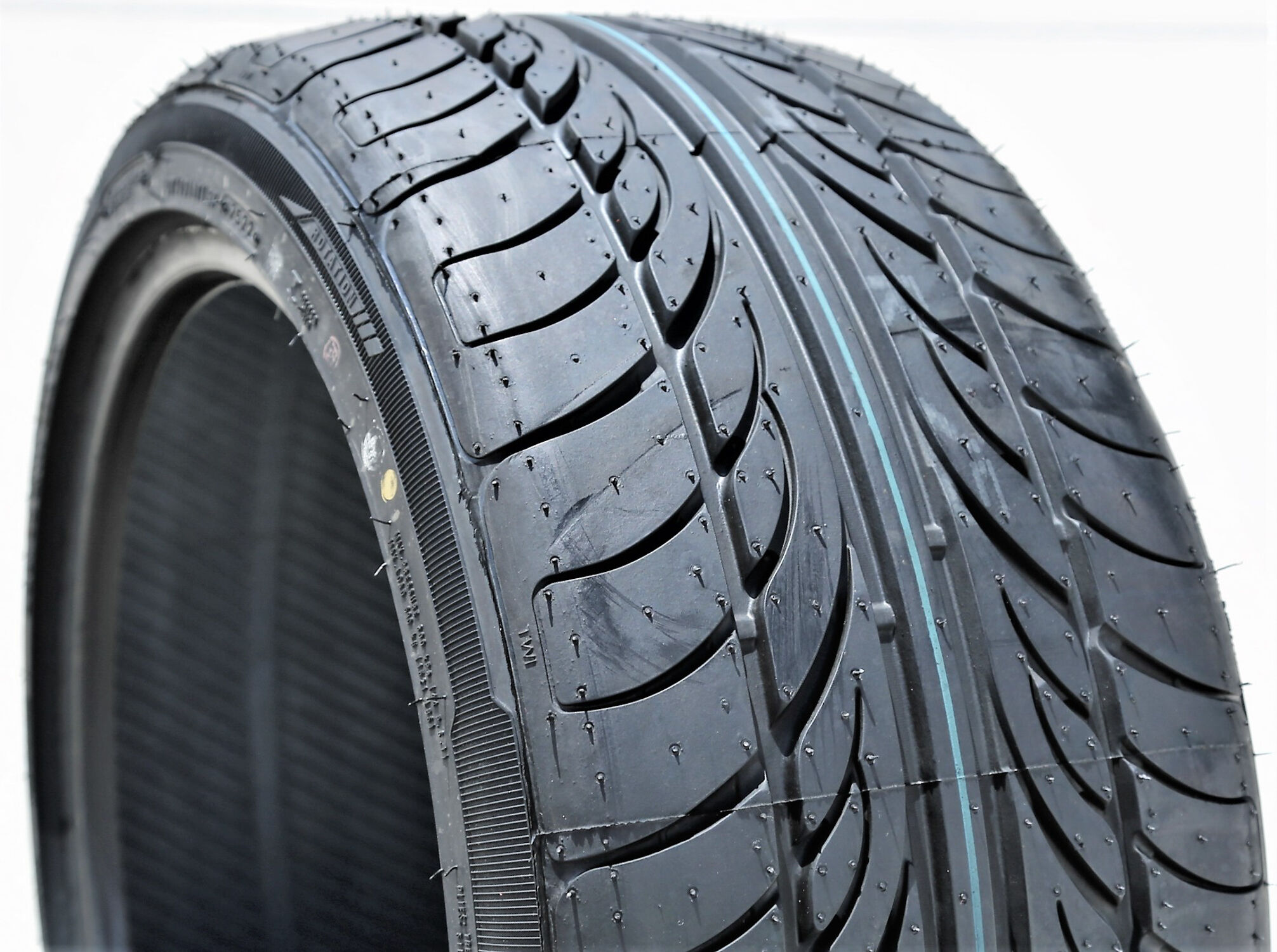 Forceum Hena 245/40R17 ZR 95W XL