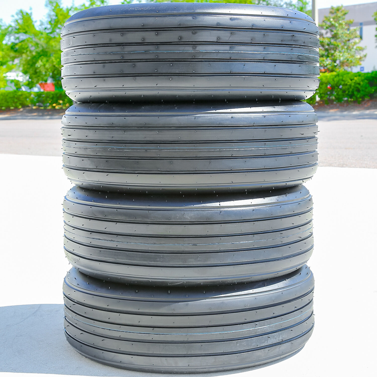 Forerunner QH641 12.5L-15 12 Ply (TT)