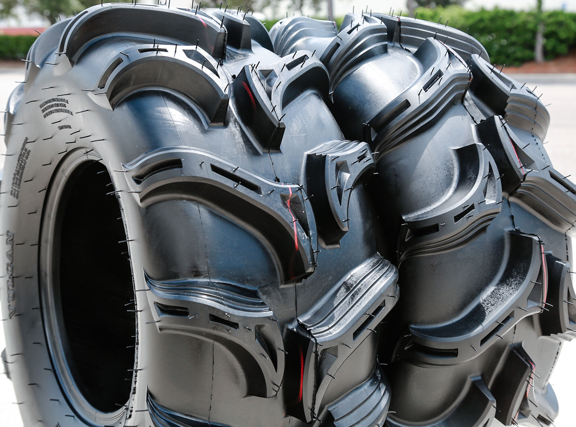 Forerunner Vulcan 28X11.00-14 58F 6 Ply