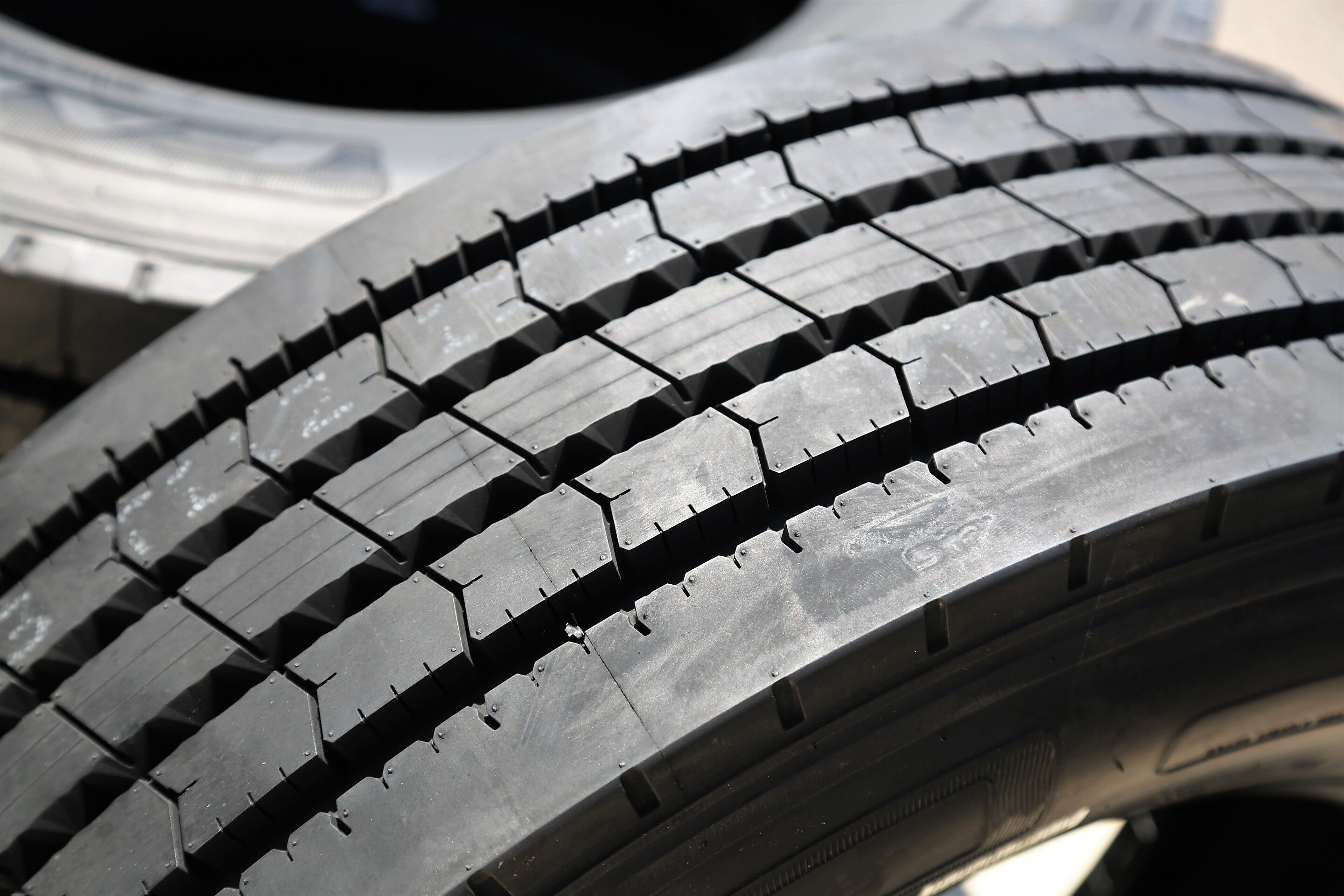 Fortune FAR602 225/70R19.5 128/126N G (14 Ply) AS A/S All Season Tire