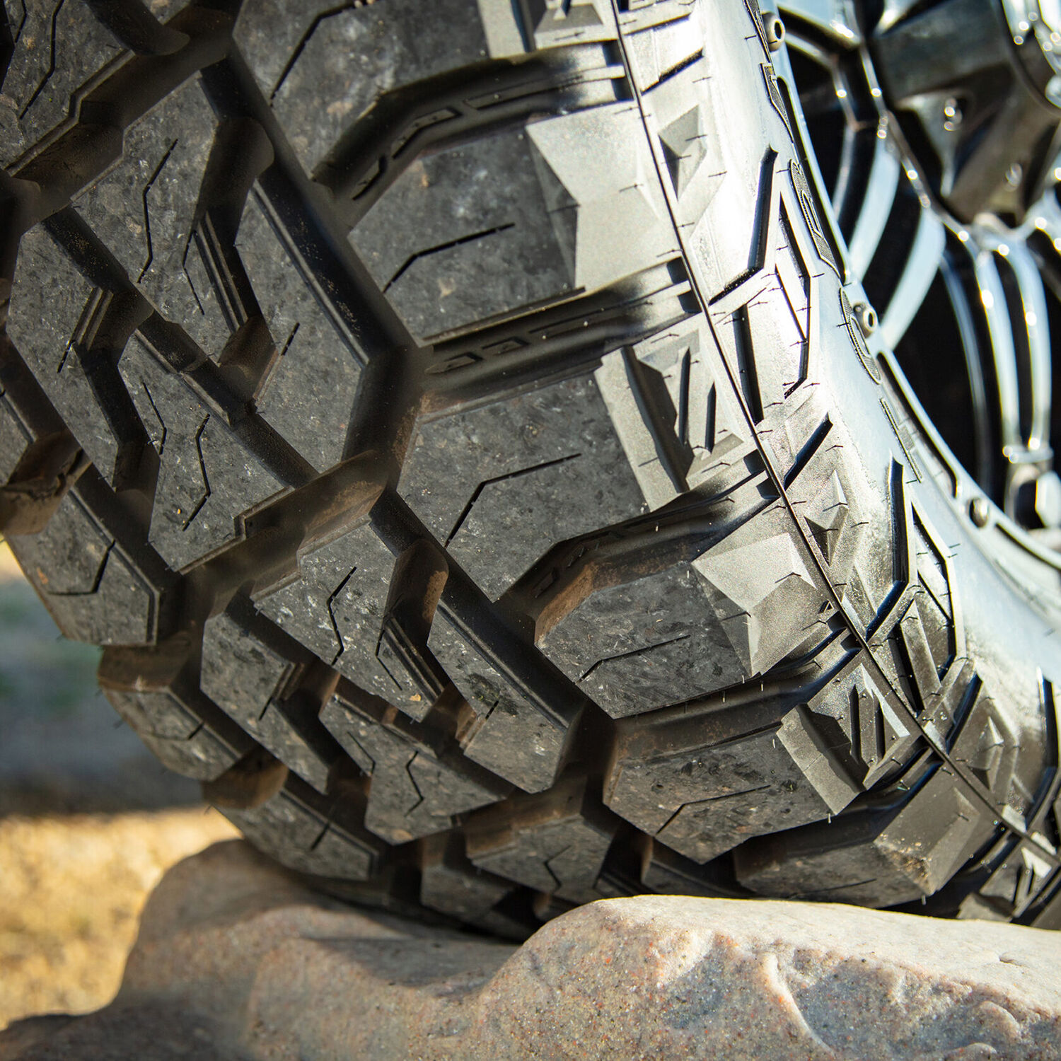 Fortune Tormenta R/T FSR309 (3 Ply Sidewall) LT 37X12.50R17 121Q E (10 Ply) RT Rugged Terrain Tire