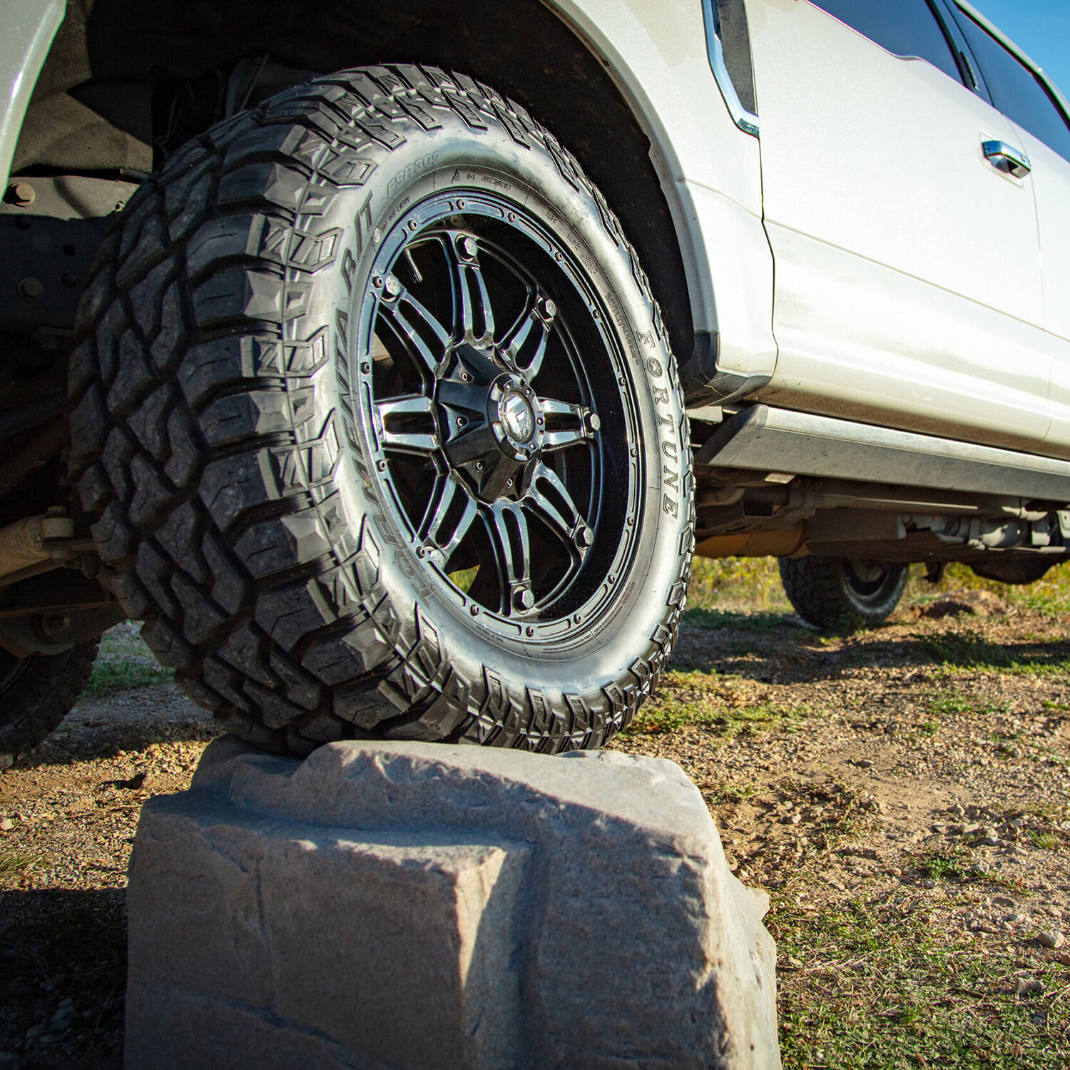Fortune Tormenta R/T FSR309 (3 Ply Sidewall) LT 37X12.50R17 121Q E (10 Ply) RT Rugged Terrain Tire