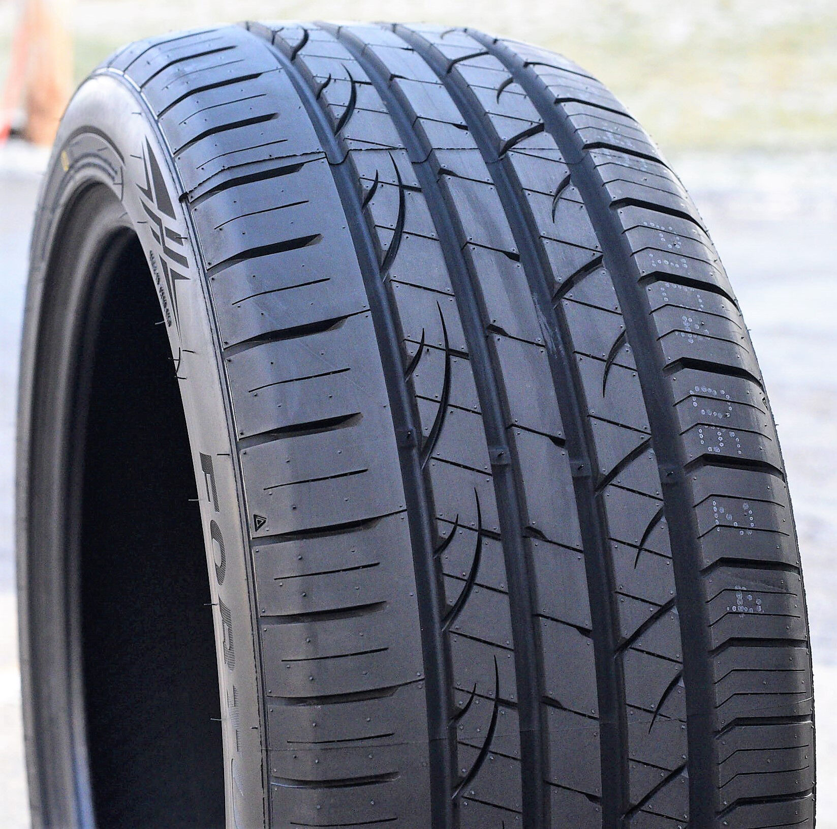 Fortune Viento FSR702 245/35R18 ZR 92Y XL