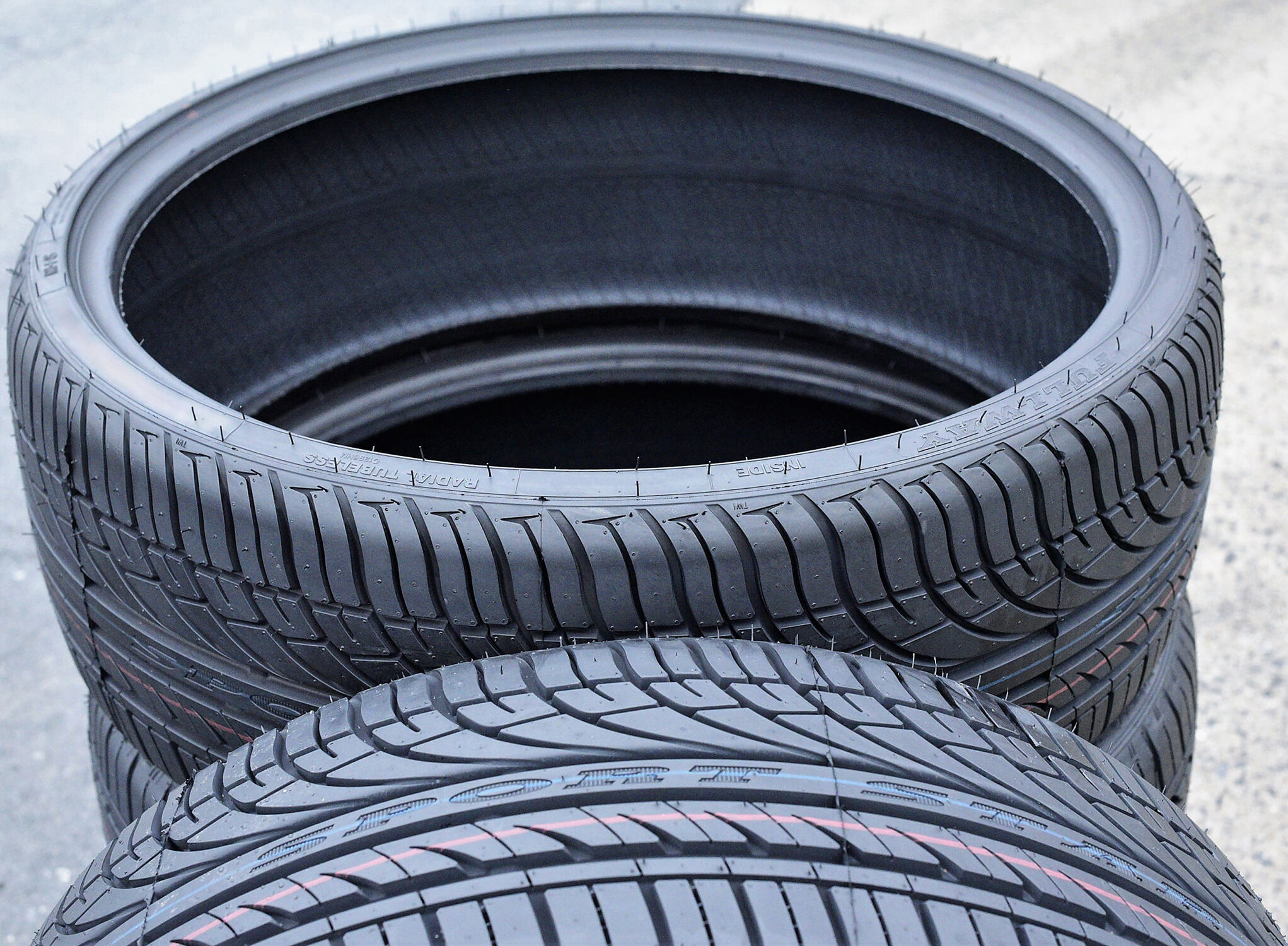 Fullway HP108 305/35R24 112V XL