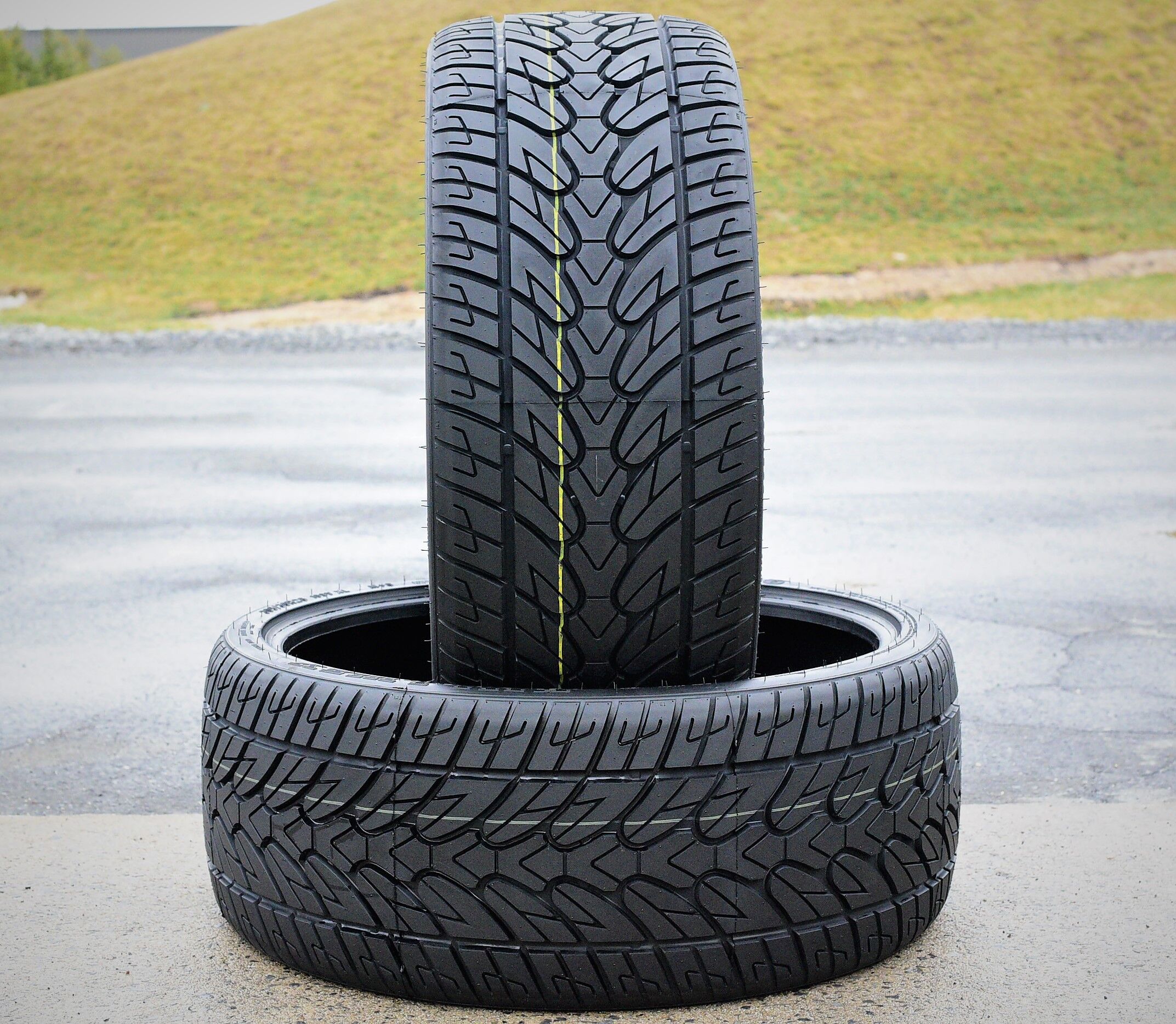 Fullway HS266 305/35R24 112V XL