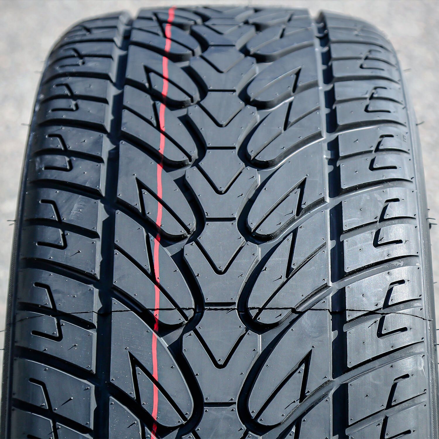 Fullway HS266 305/40R22 114V XL