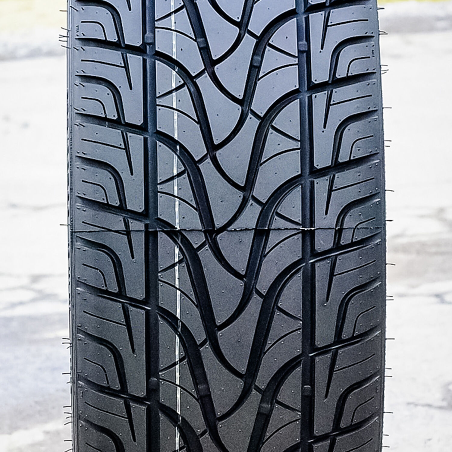 Fullway HS288 295/25R28 103V XL