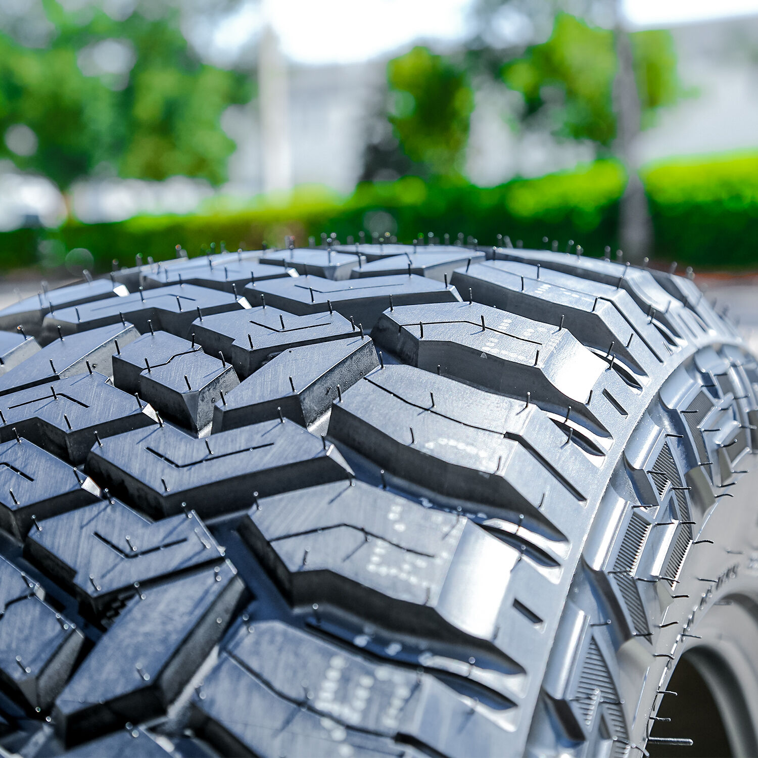 Set Of 4 Fury Country Hunter R/T LT 37X13.50R20 127Q E (10 Ply)