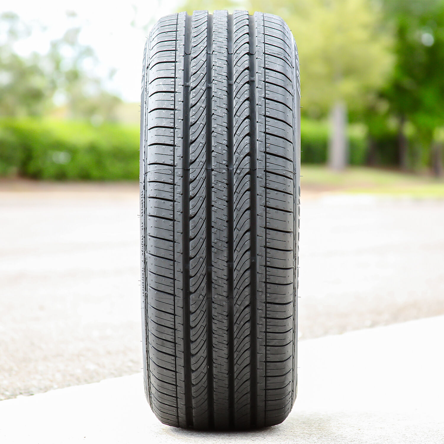 Goodyear Assurance Triplemax 215/55R17 94V