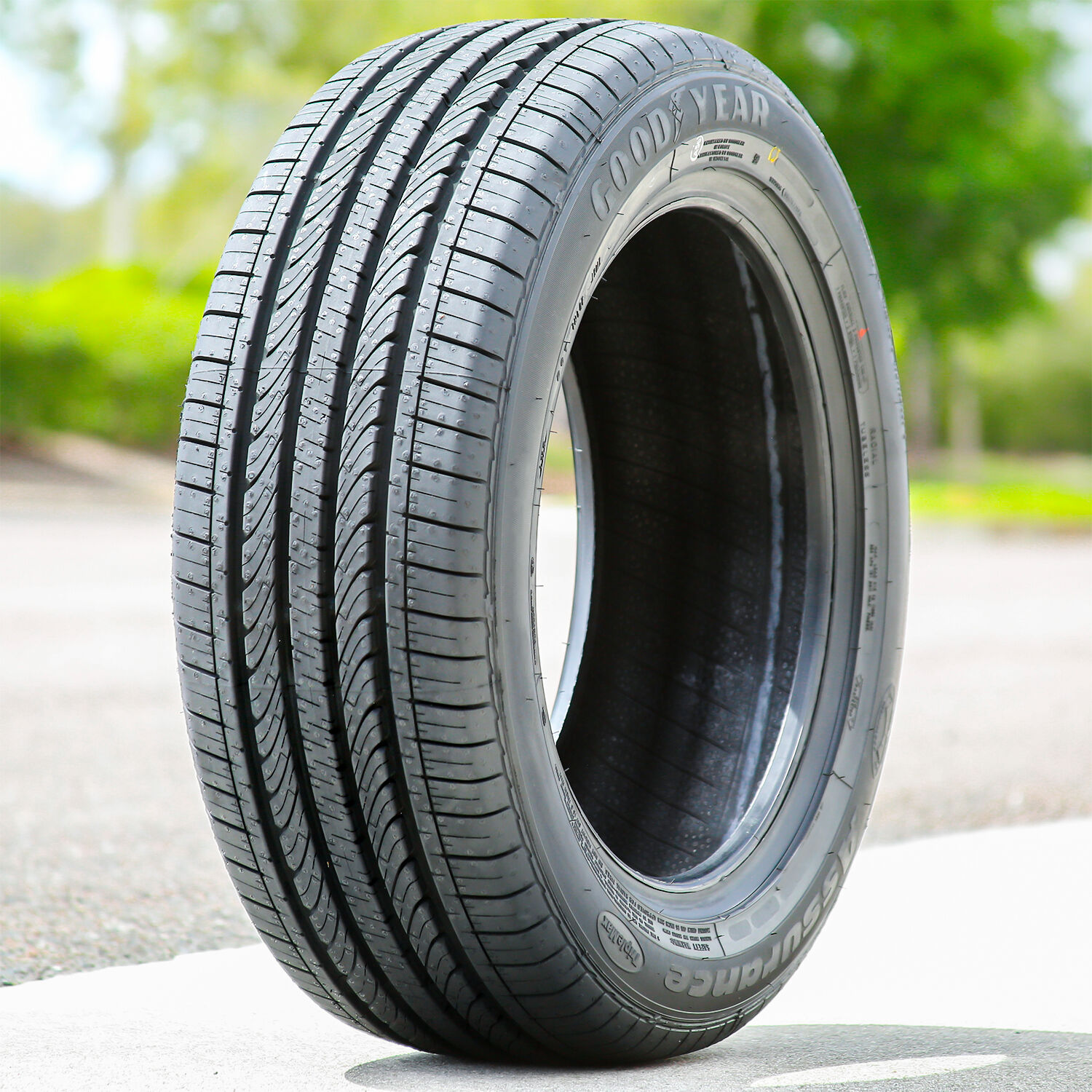 Goodyear Assurance Triplemax 215/55R17 94V