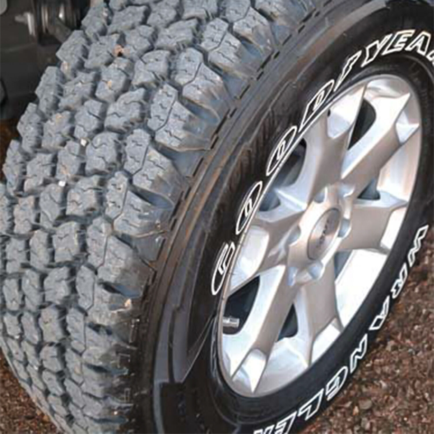 Goodyear Wrangler All-Terrain Adventure With Kevlar 265/60R18 110T (OWL)