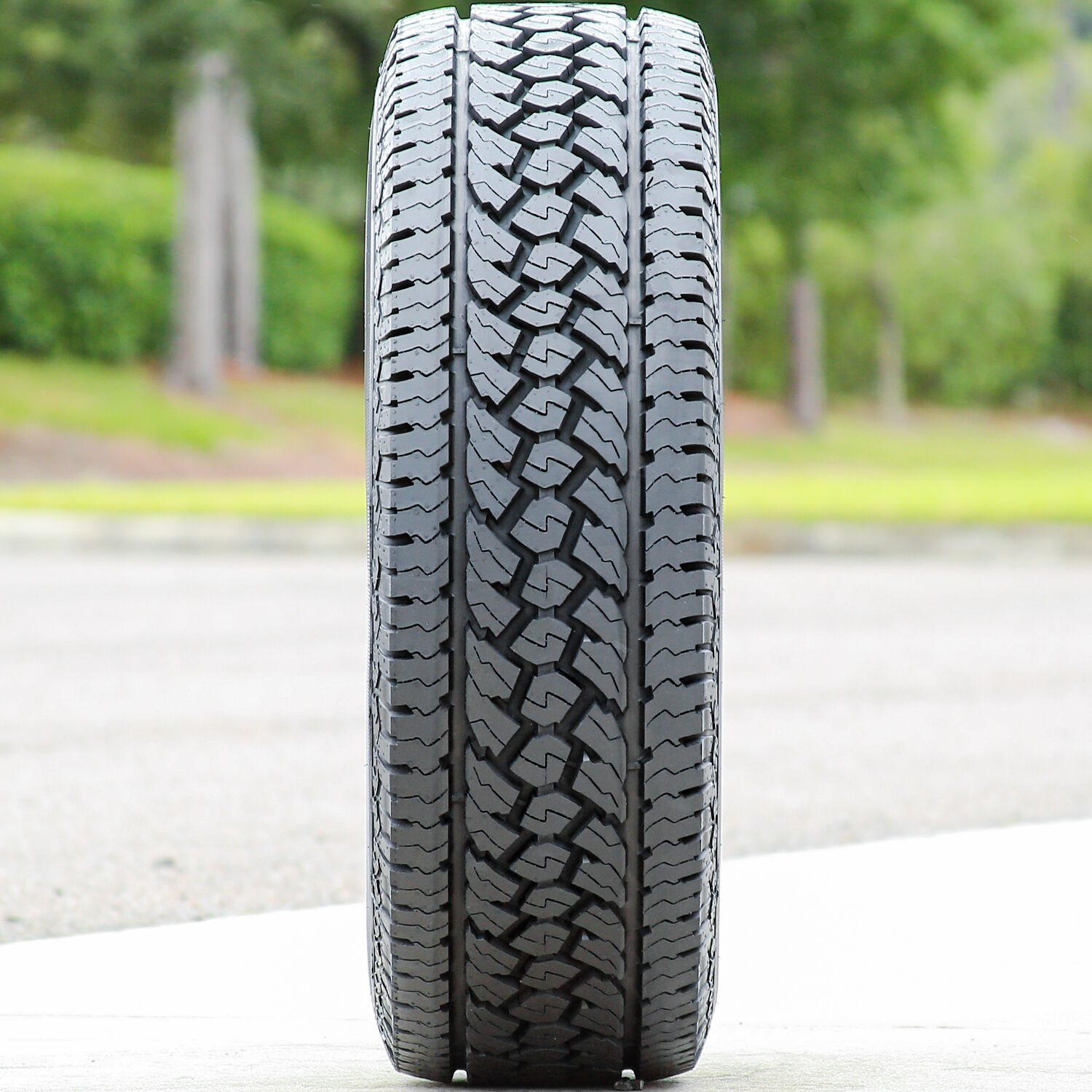 Goodyear Wrangler AT SilentTrac (DuraWall) LT 265/75R16 123/120Q E (10 Ply)