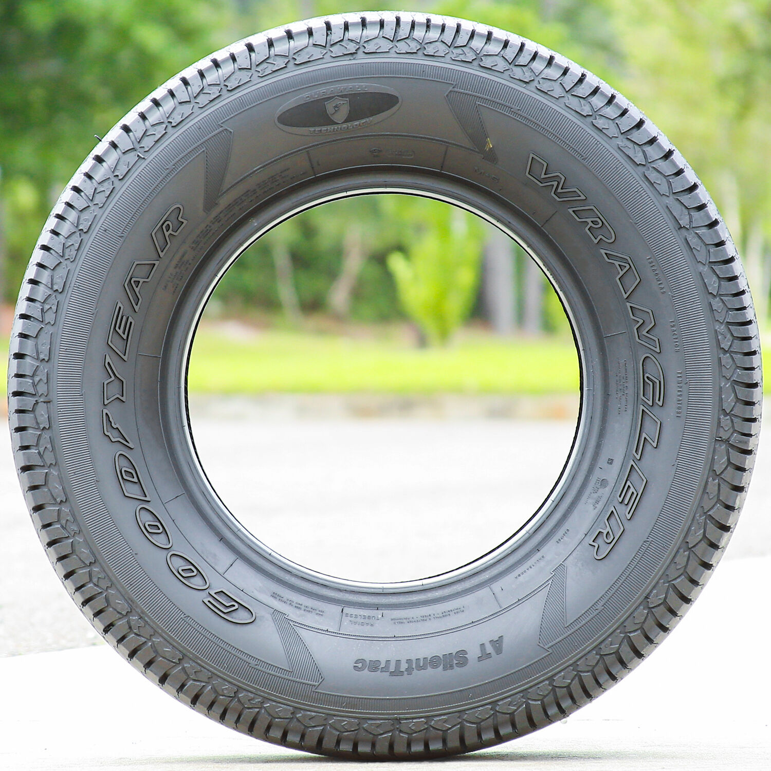 Goodyear Wrangler AT SilentTrac (DuraWall) LT 265/75R16 123/120Q E (10 Ply)