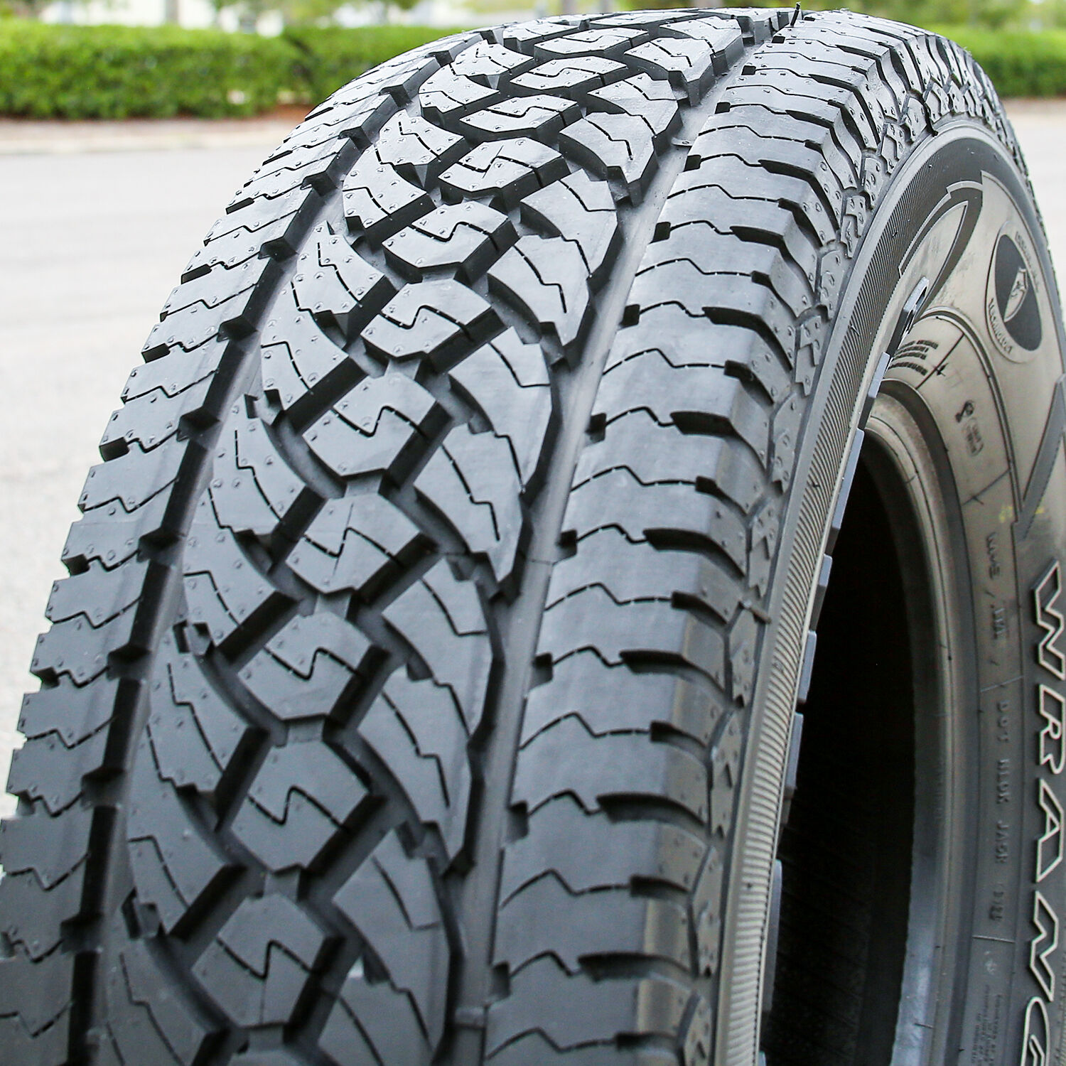 Goodyear Wrangler AT SilentTrac (DuraWall) 255/70R16 111H