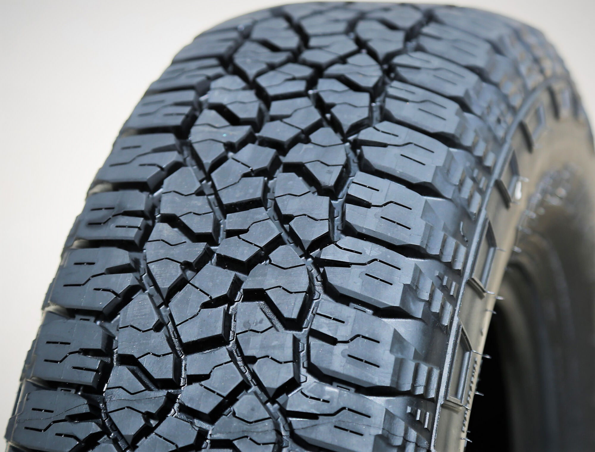 Goodyear Wrangler TrailRunner AT LT 275/65R20 126/123S E (10 Ply)
