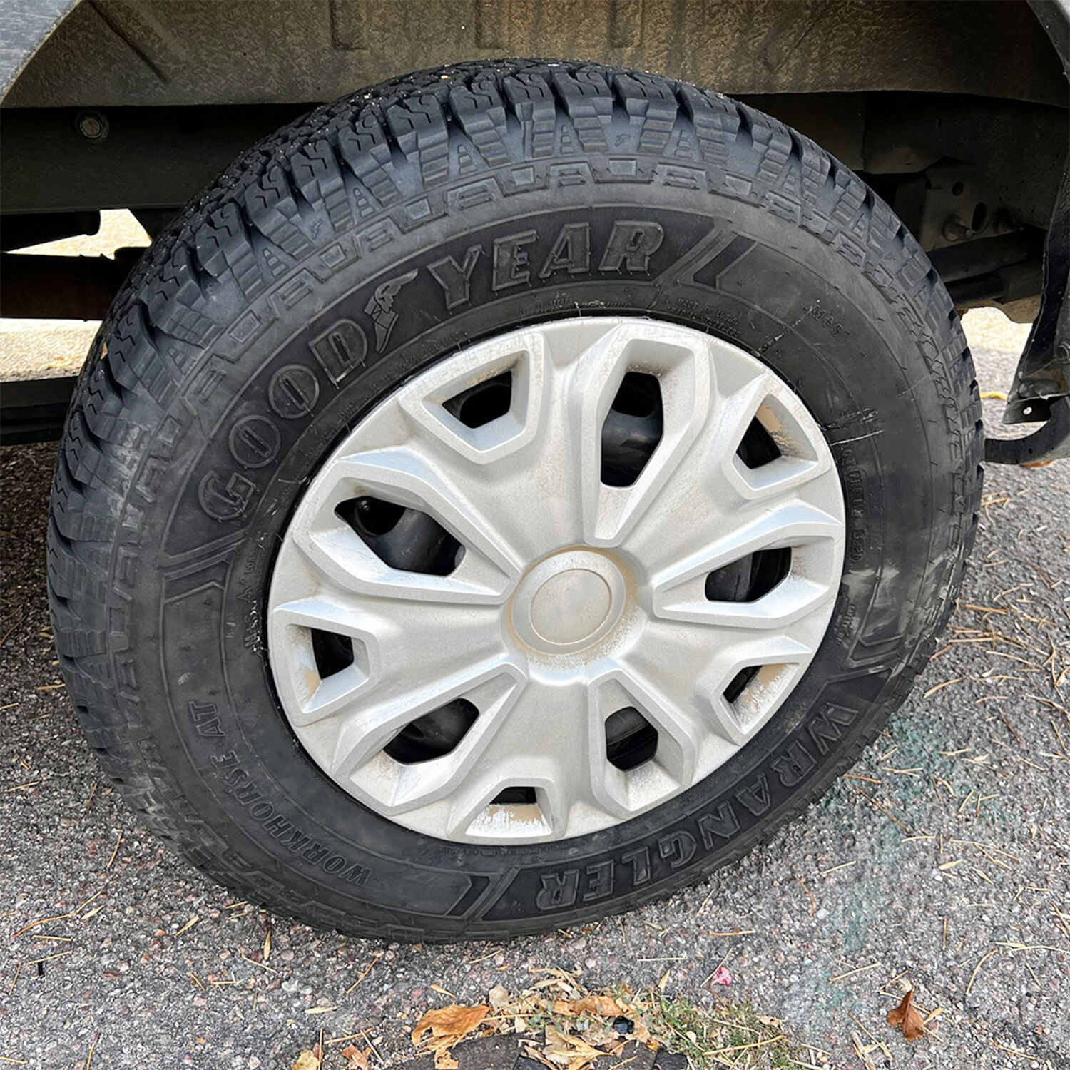 Goodyear Wrangler Workhorse AT 275/55R20 113T
