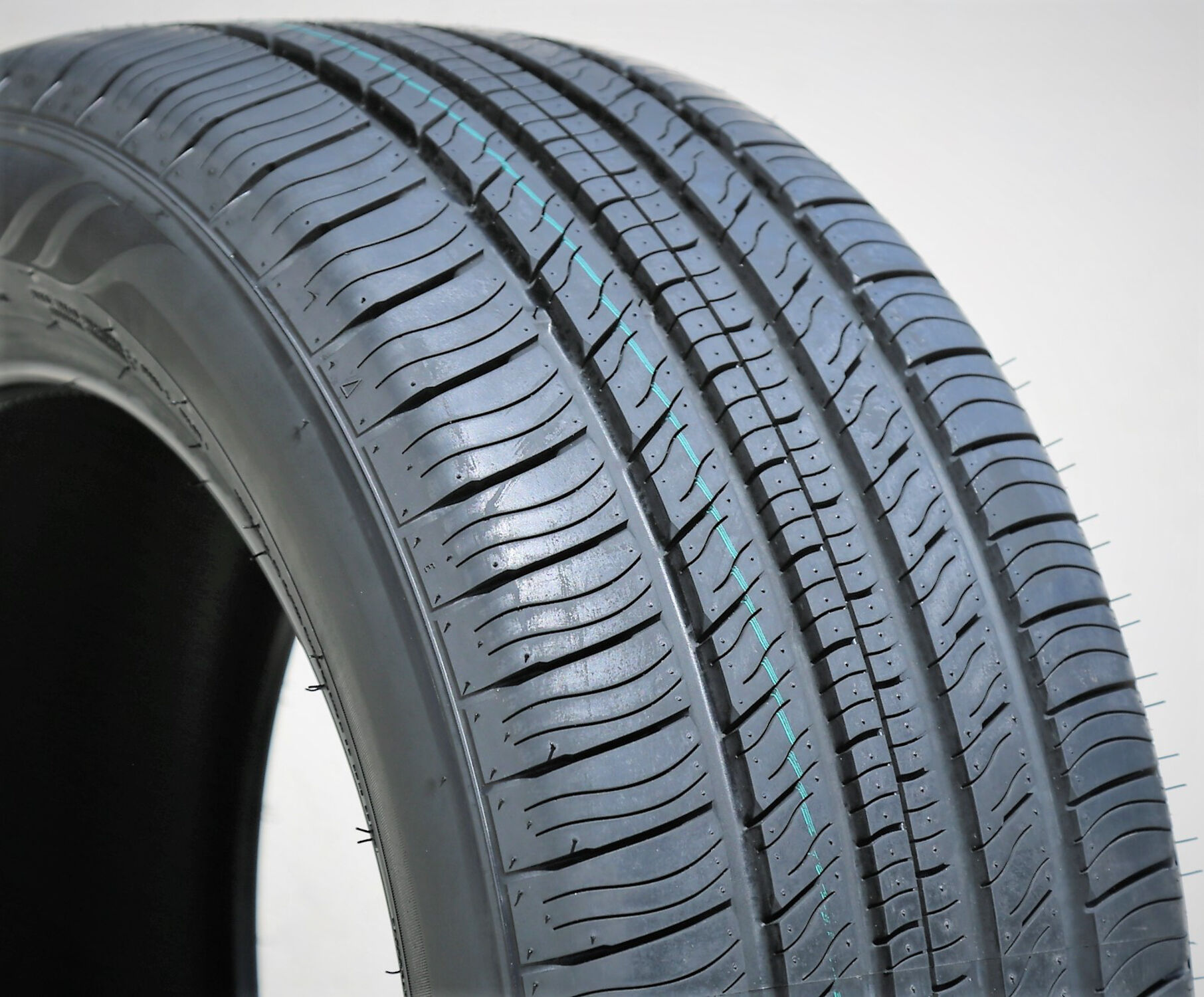 GT Radial Champiro Touring A/S 245/45R20 99V
