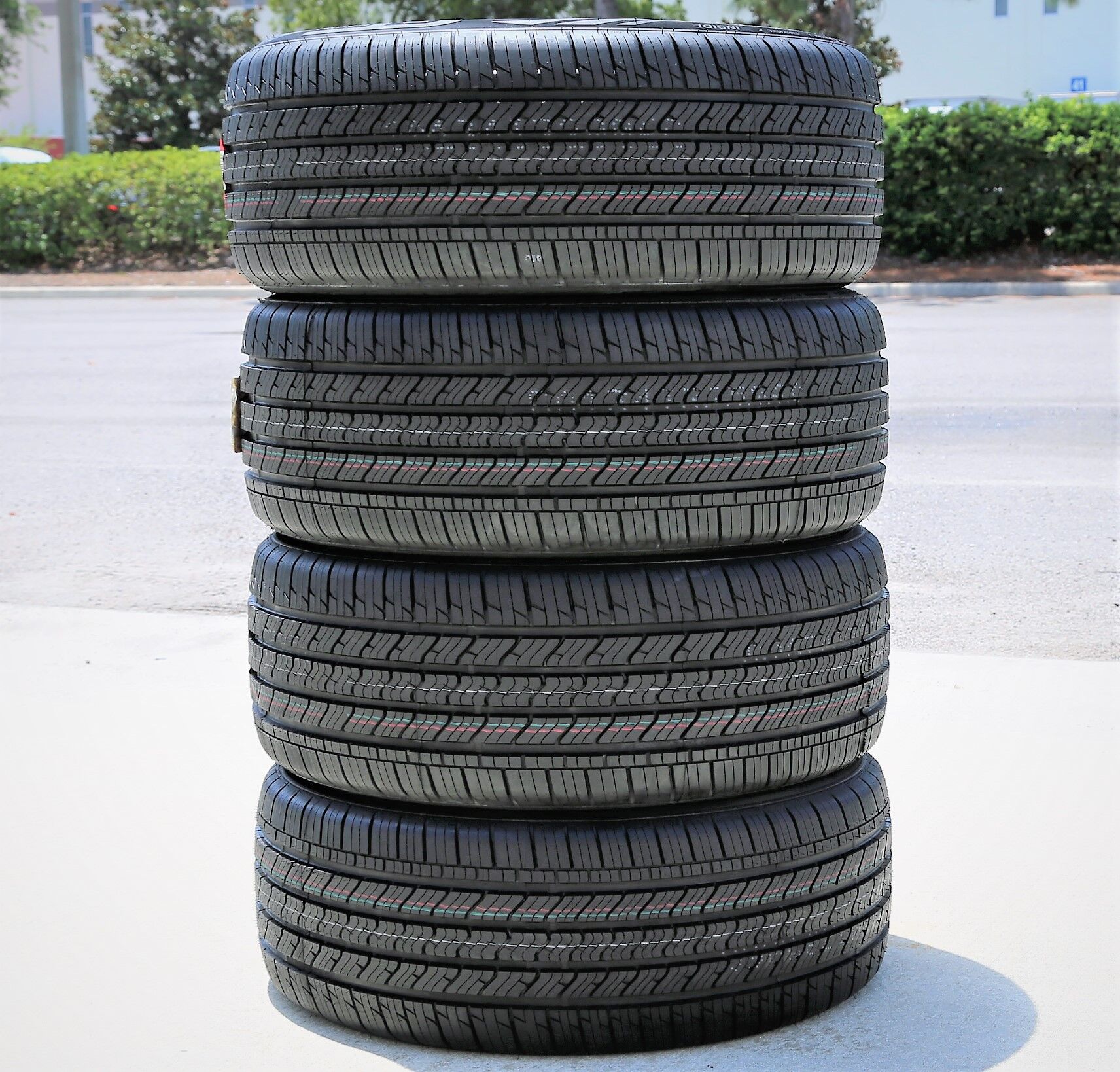 GT Radial Maxtour LX 245/45R20 99V