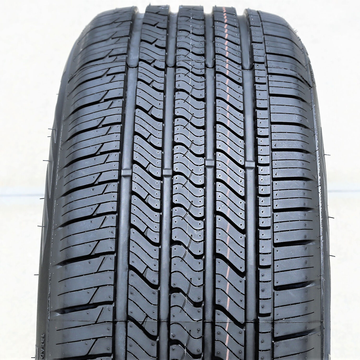 GT Radial Maxtour LX 235/50R18 97V