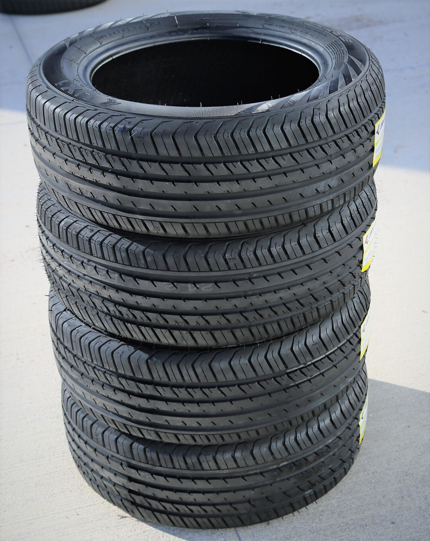JK Tyre UX1