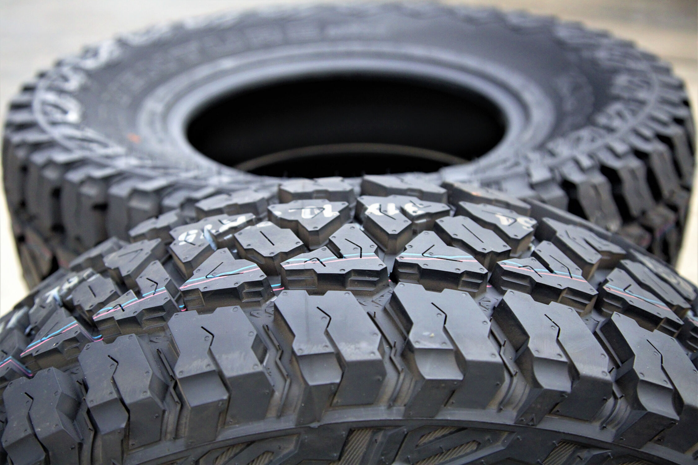 Kumho Road Venture MT51 LT 285/75R16 126/123Q E (10 Ply)