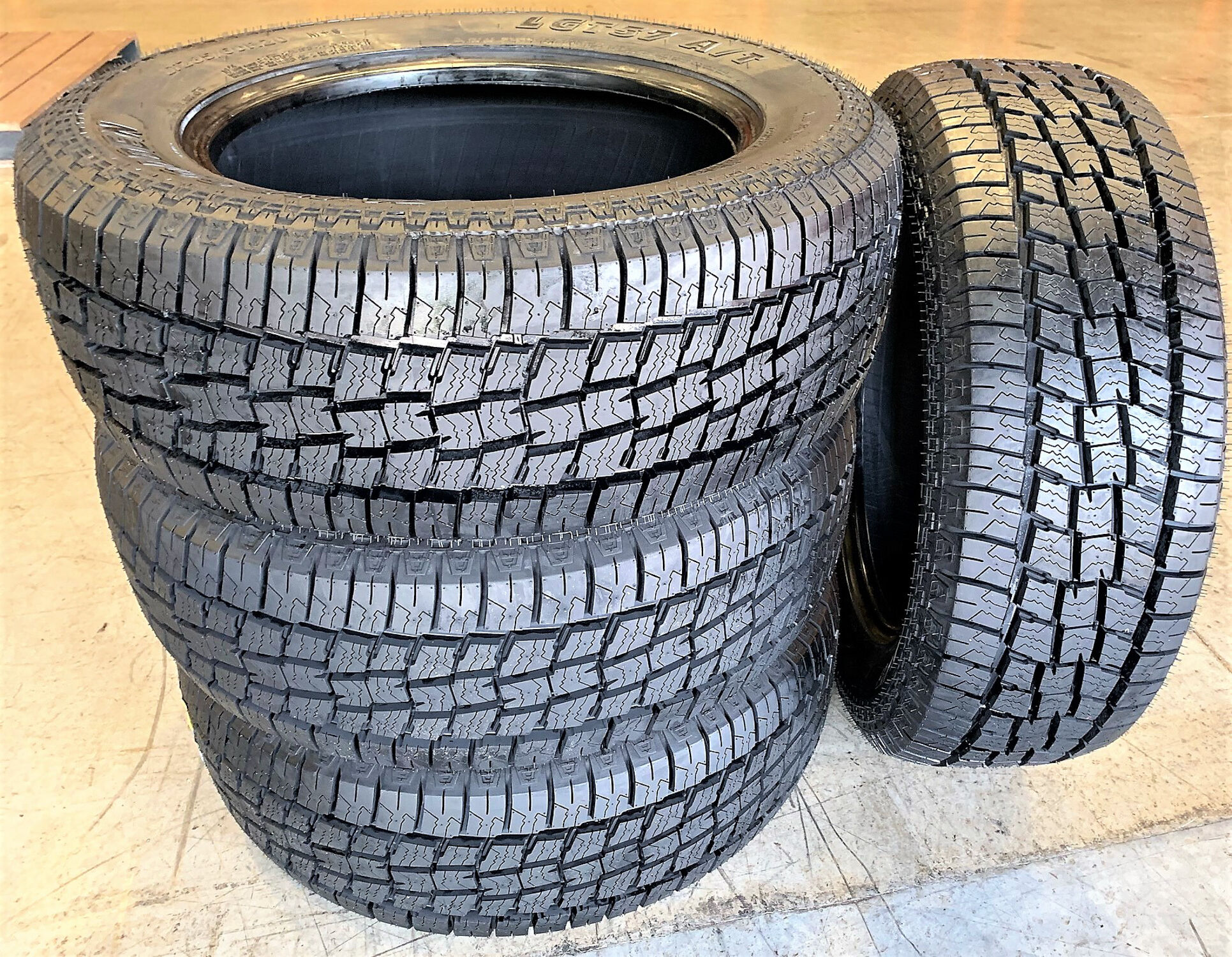 Landgolden LGT57 A/T LT 265/70R18 124/121S E (10 Ply)