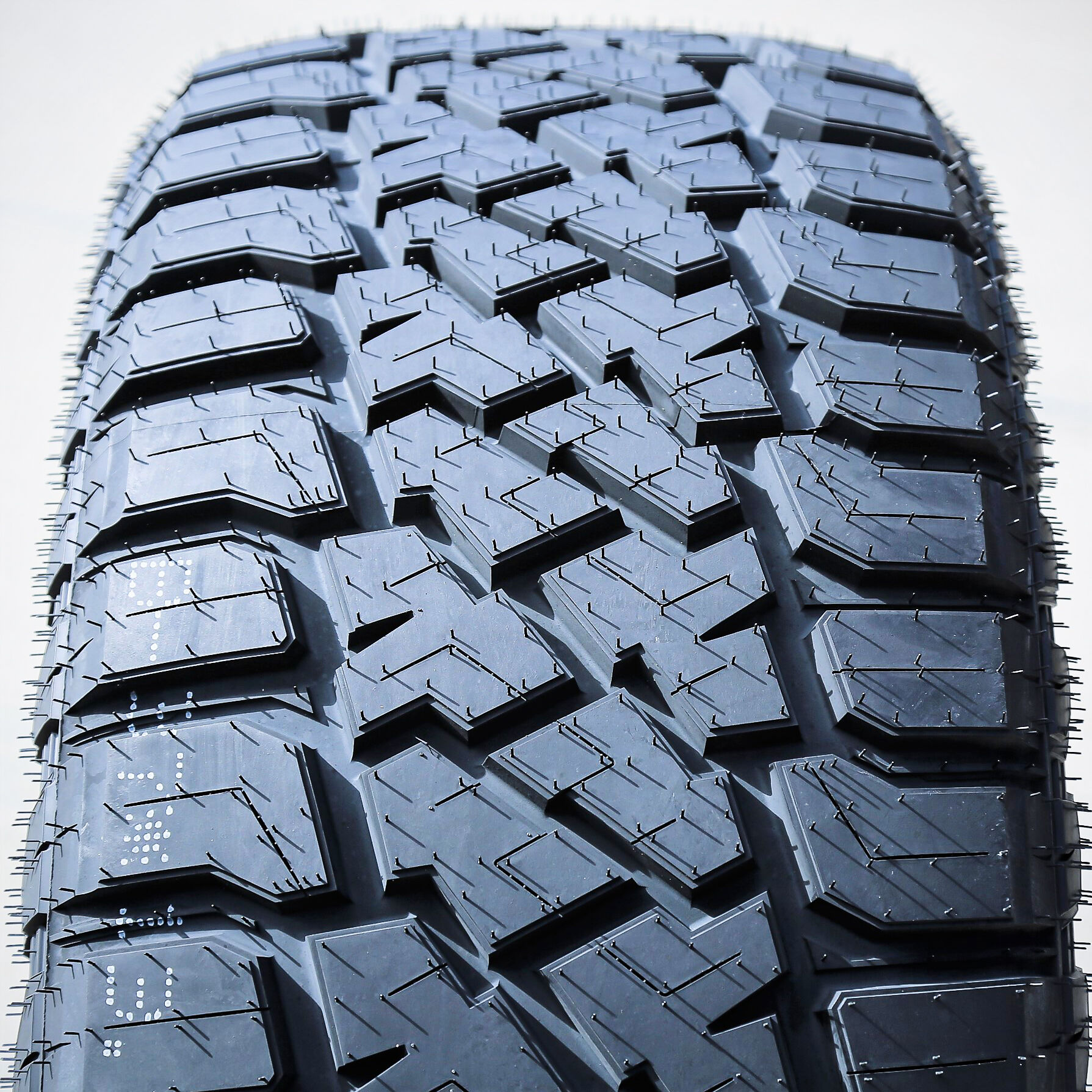 Landspider Wildtraxx R/T LT 37X13.50R24 129R F (12 Ply)