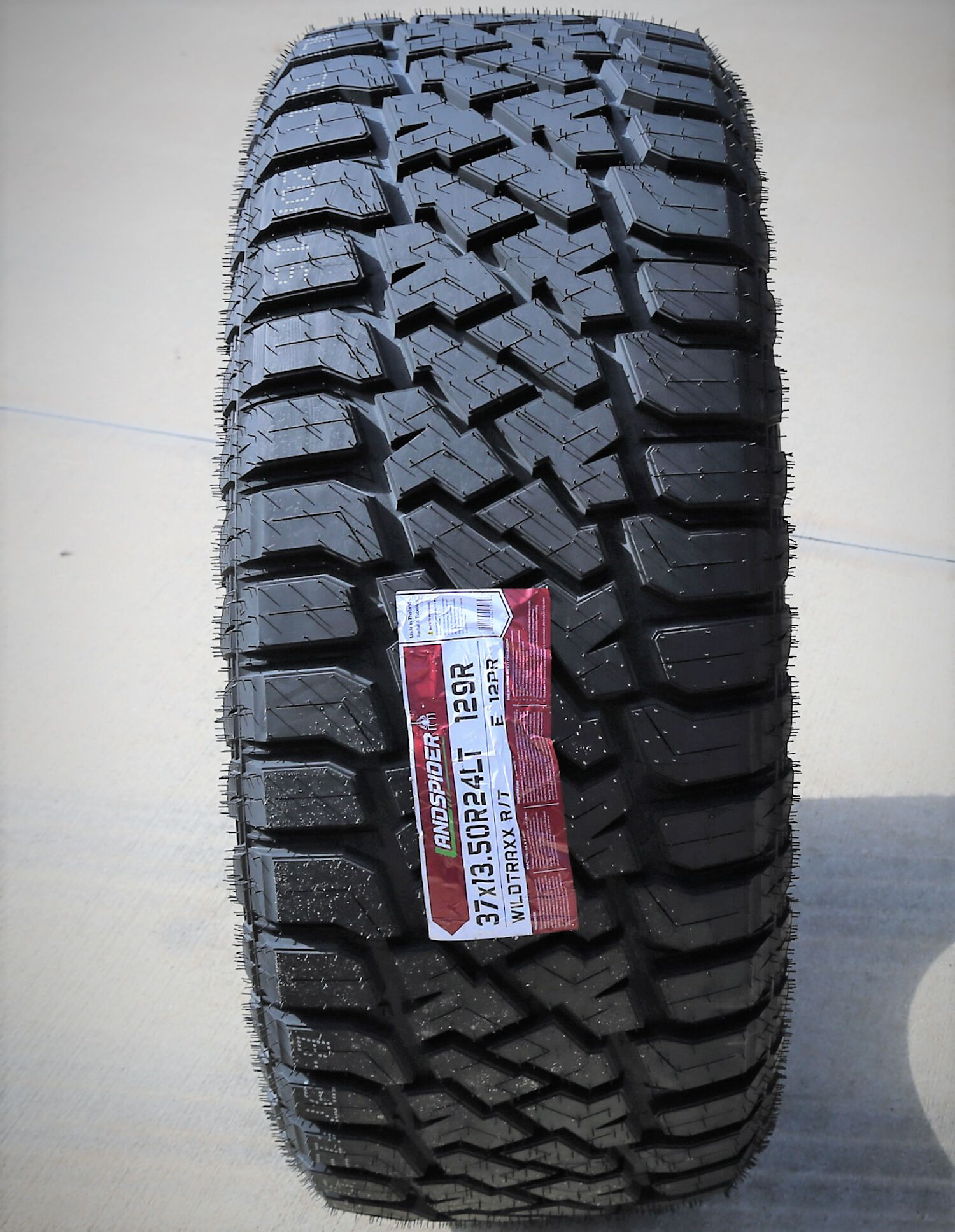 Landspider Wildtraxx R/T LT 37X13.50R24 129R F (12 Ply)