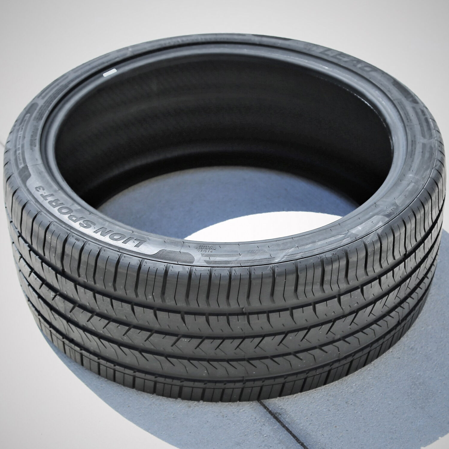 Leao Lion Sport 3 285/30R20 99W XL