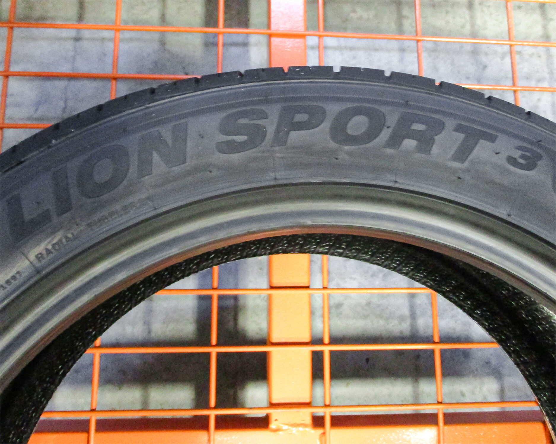 Leao Lion Sport 3 295/35R24 110V XL