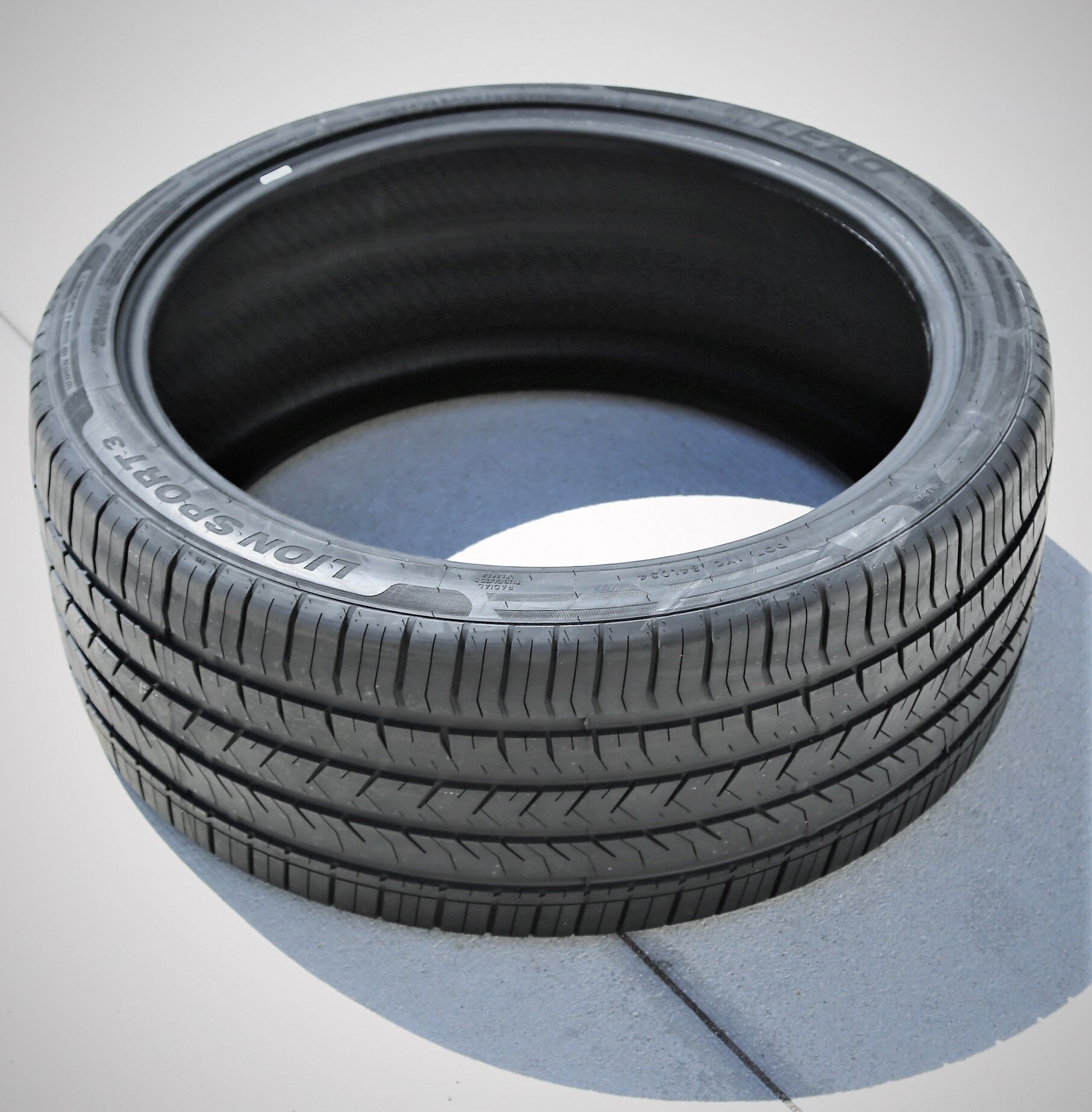 Leao Lion Sport 3 275/25R28 99W XL