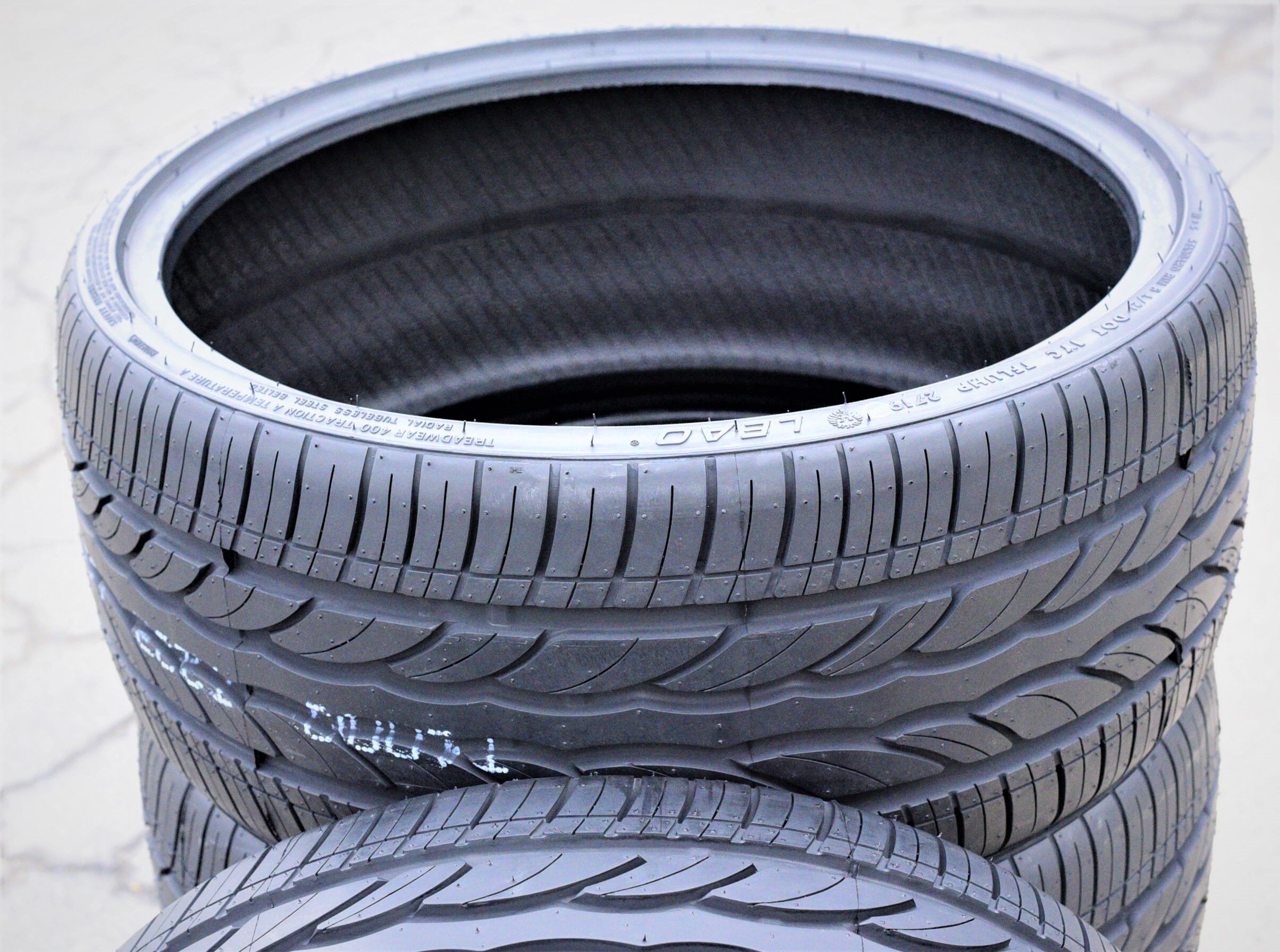 Leao Lion Sport 235/30R20 88Y XL