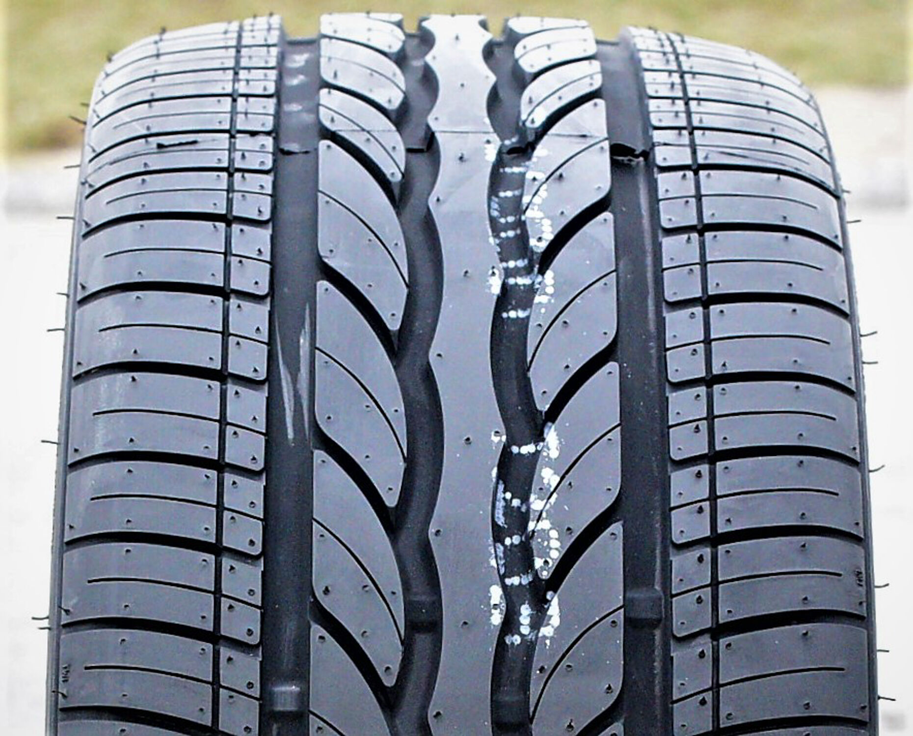 Leao Lion Sport 235/30R20 88Y XL