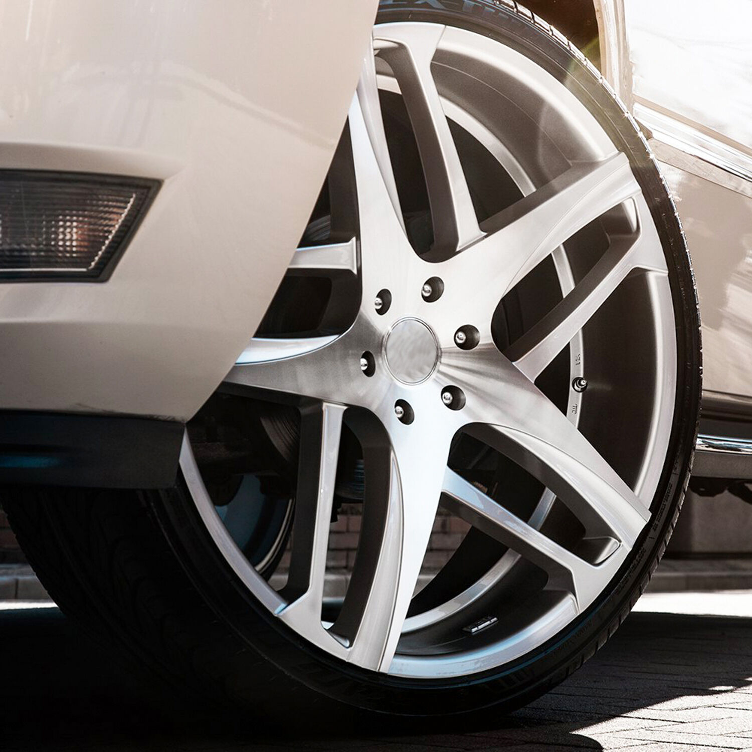 Lexani LX-THIRTY 265/60R18 110V