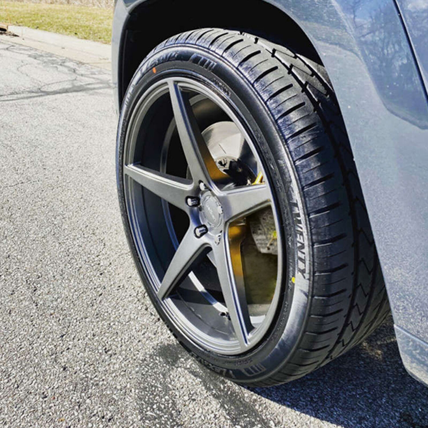 Lexani LX-TWENTY 315/25R22 ZR 101W XL