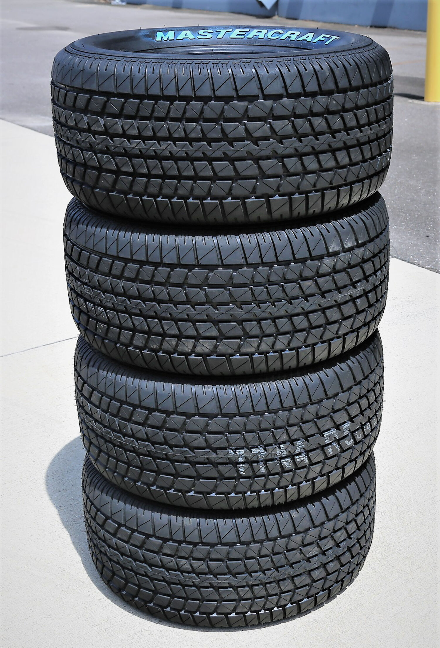 Mastercraft Avenger G/T 295/50R15 105S