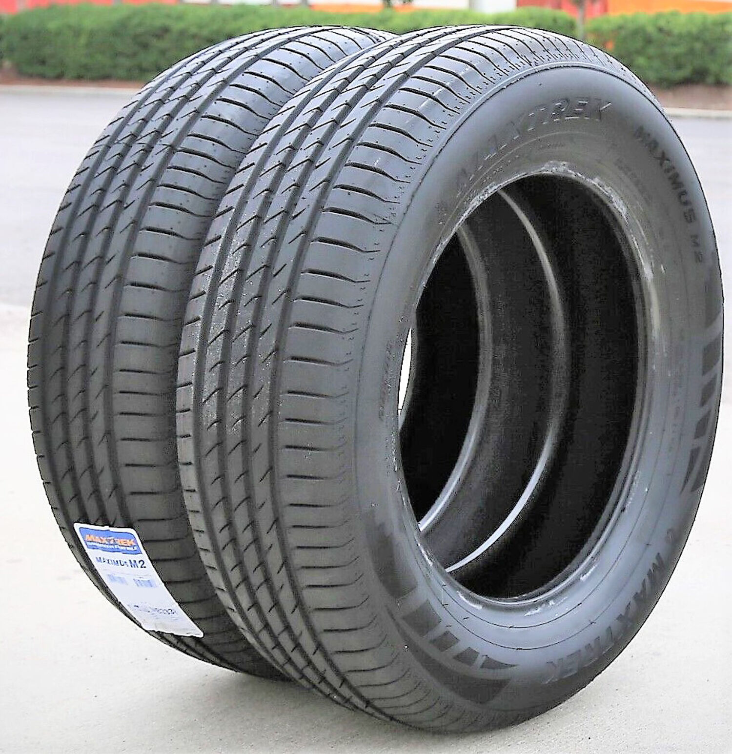Maxtrek Maximus M2 215/55R16 97V