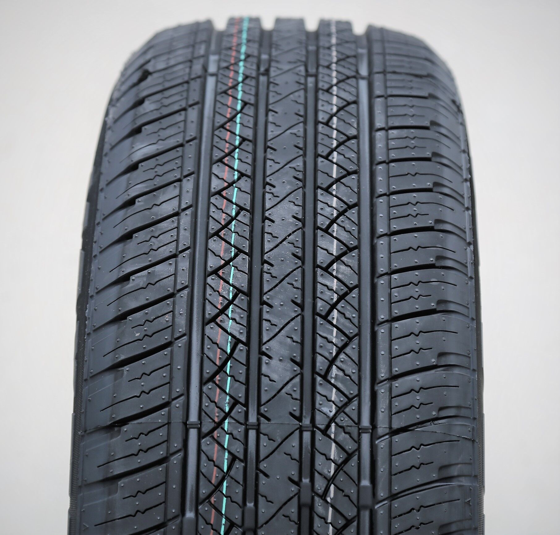 Maxtrek Sierra S6 235/65R17 104H